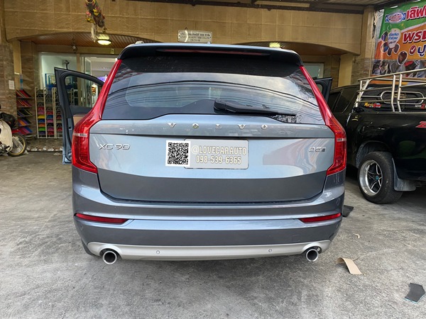 พรมปูพื้นรถยนต์ 6D Volvo XC90 ปี 2017 ลายเคฟล่าสีดำด้ายทอง