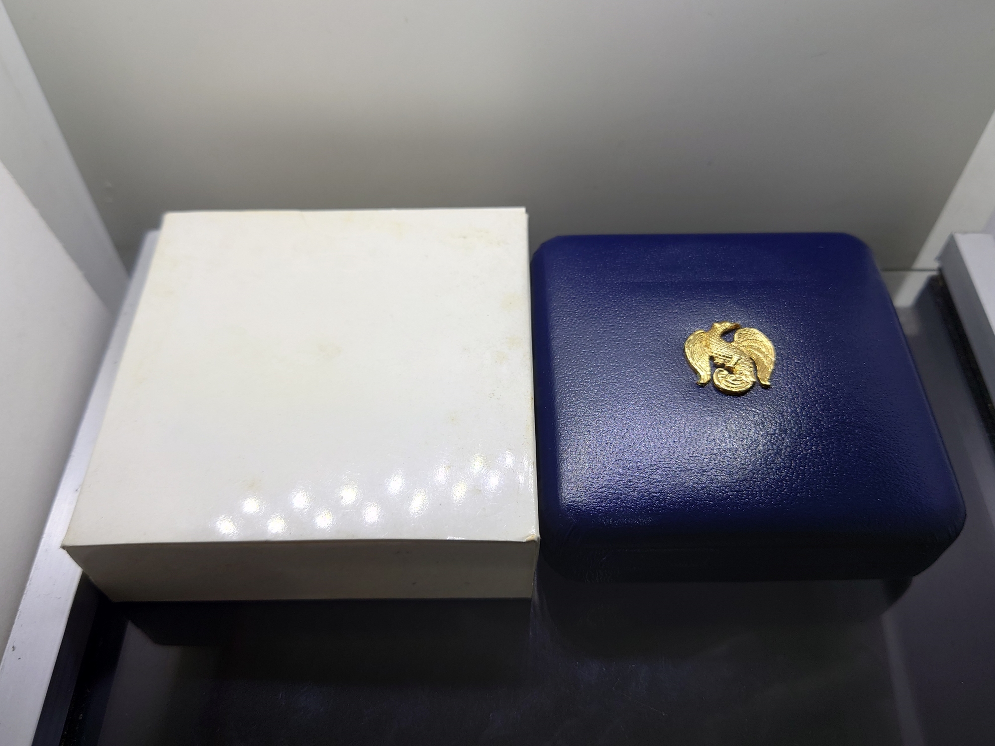 เหรียญเงินขัดเงา เหรียญ 600 บาท ที่ระลึก สมเด็จพระเจ้าพี่นางเธอ ฉลองพระชนมายุ 80 พรรษา พ.ศ.2546 หายาก สร้างน้อย พร้อมกล่องหนัง