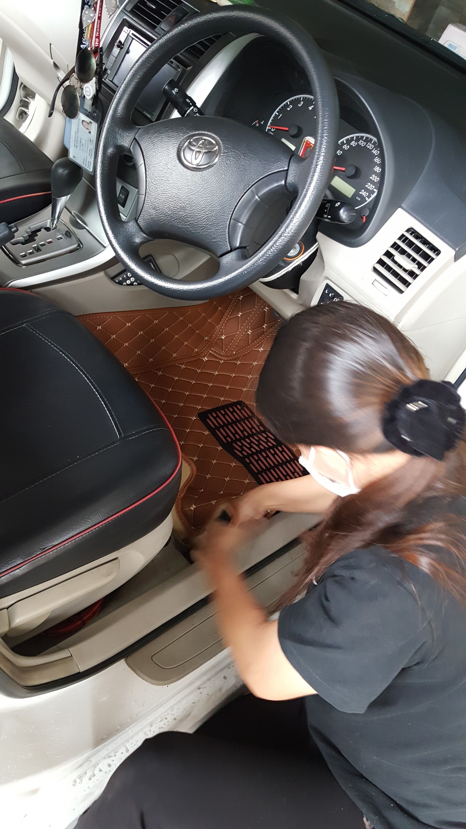 พรม 6D Toyota Altis2012 สีน้ำตาล