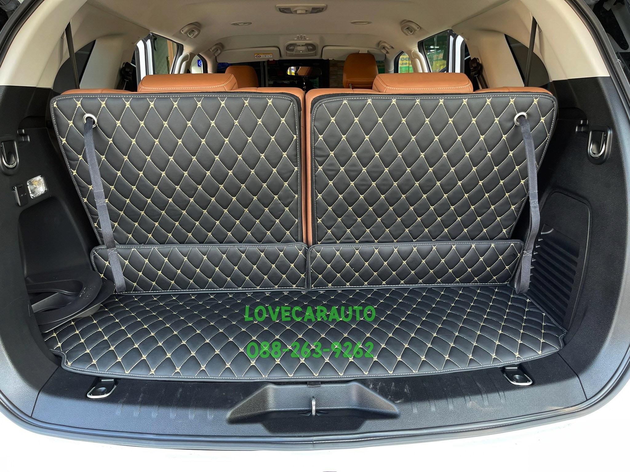 พรมปูพื้นรถยนต์ 7D isuzu mu-x 2022 สีดำด้ายทอง+ไวนิลสีเทา