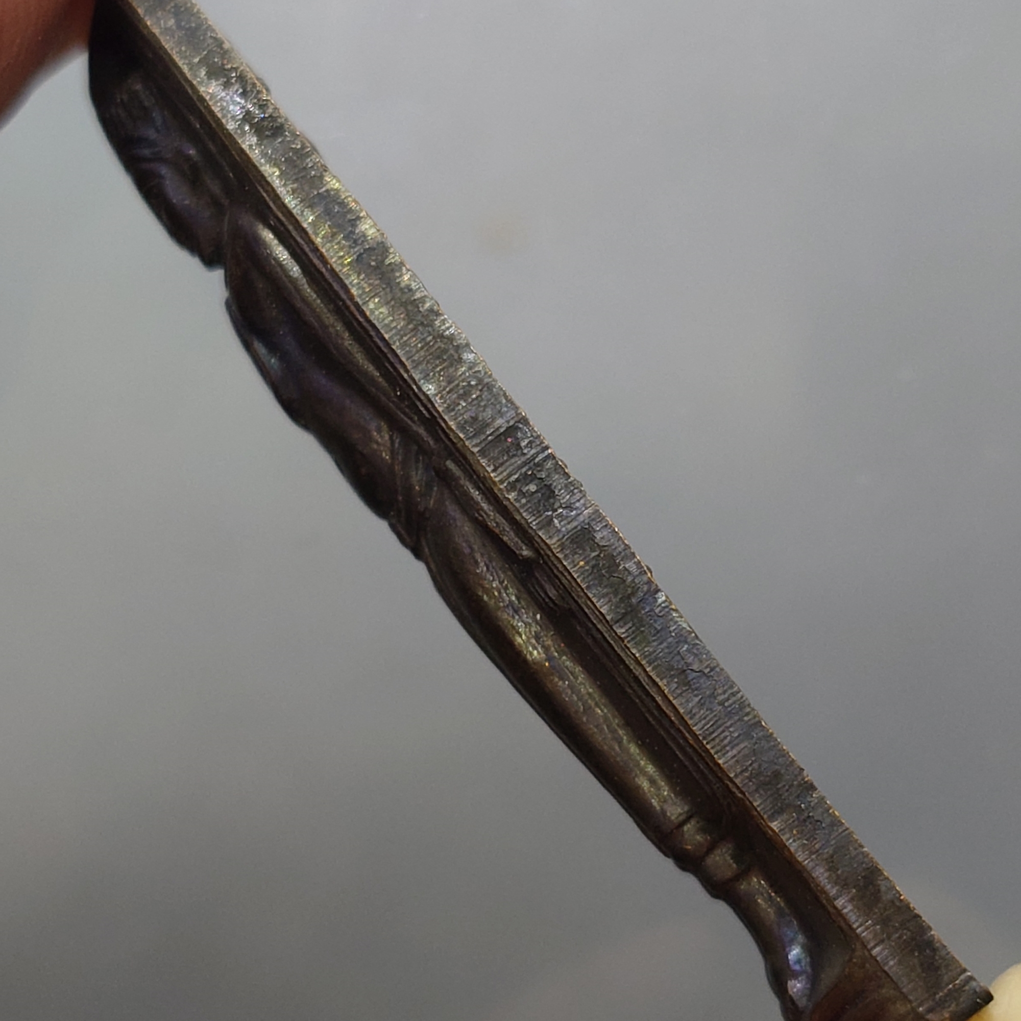 พระร่วงหลังรางปืน บล็อกเจดีย์นูน (หลวงปู่โต๊ะ หลวงปู่แหวน ร่วมปลุกเสก) วัดพระธาตุดอยสุเทพ จ.เชียงใหม่ พ.ศ.2515