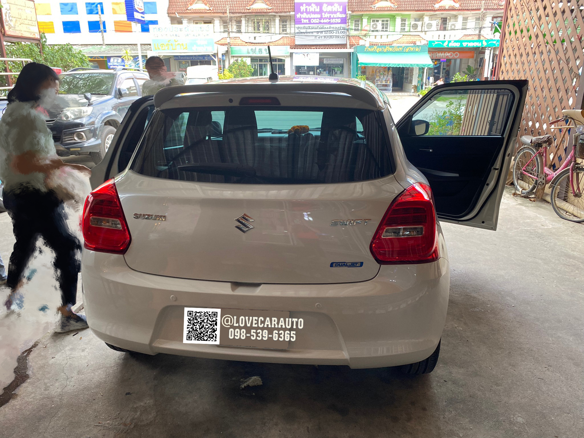 พรม6D Suzuki Swift 2022 สีดำด้ายทอง เต็มคัน