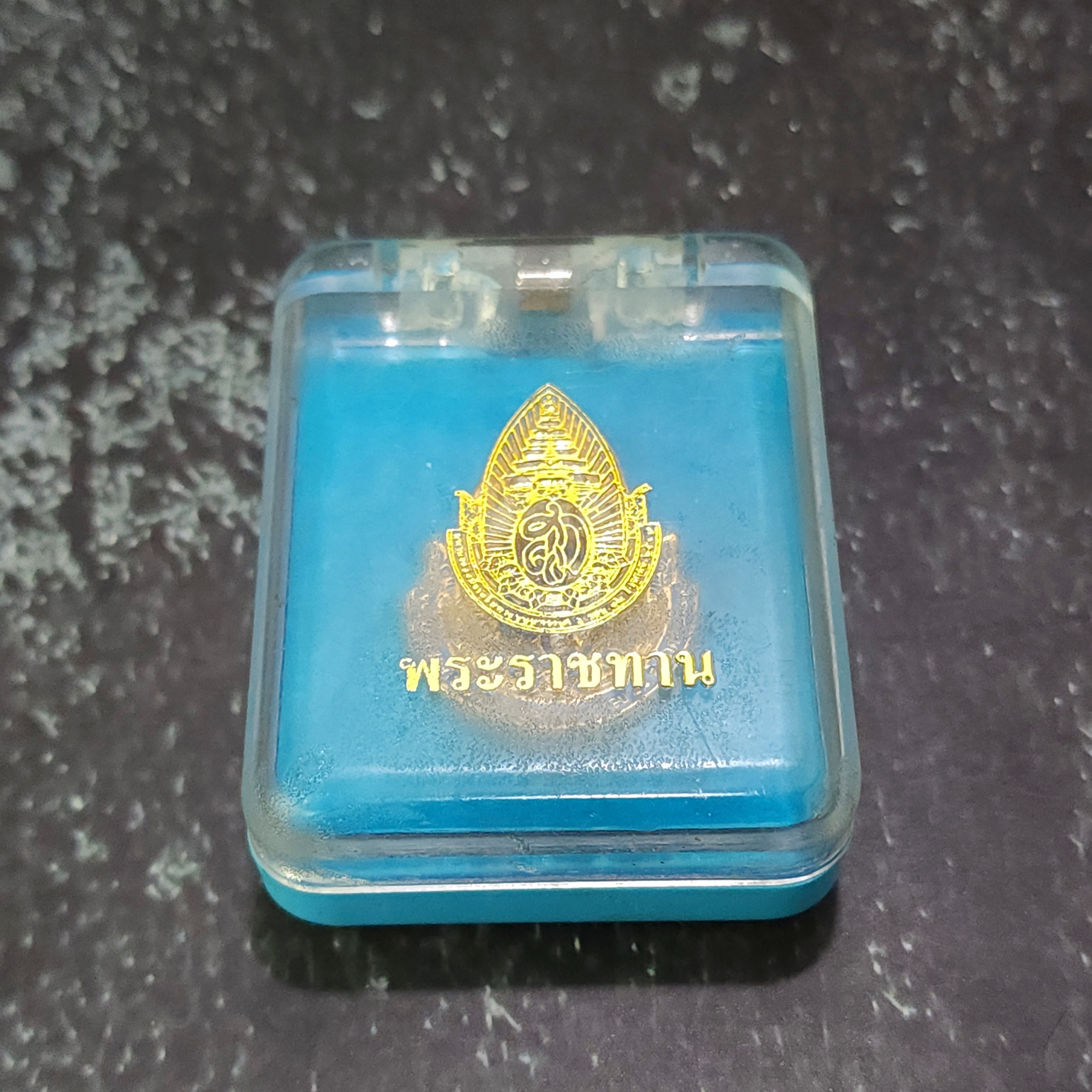 เข็มกลัด เข็มพระราชทาน ราชินี ฉลองครบ 72 พรรษา 2547