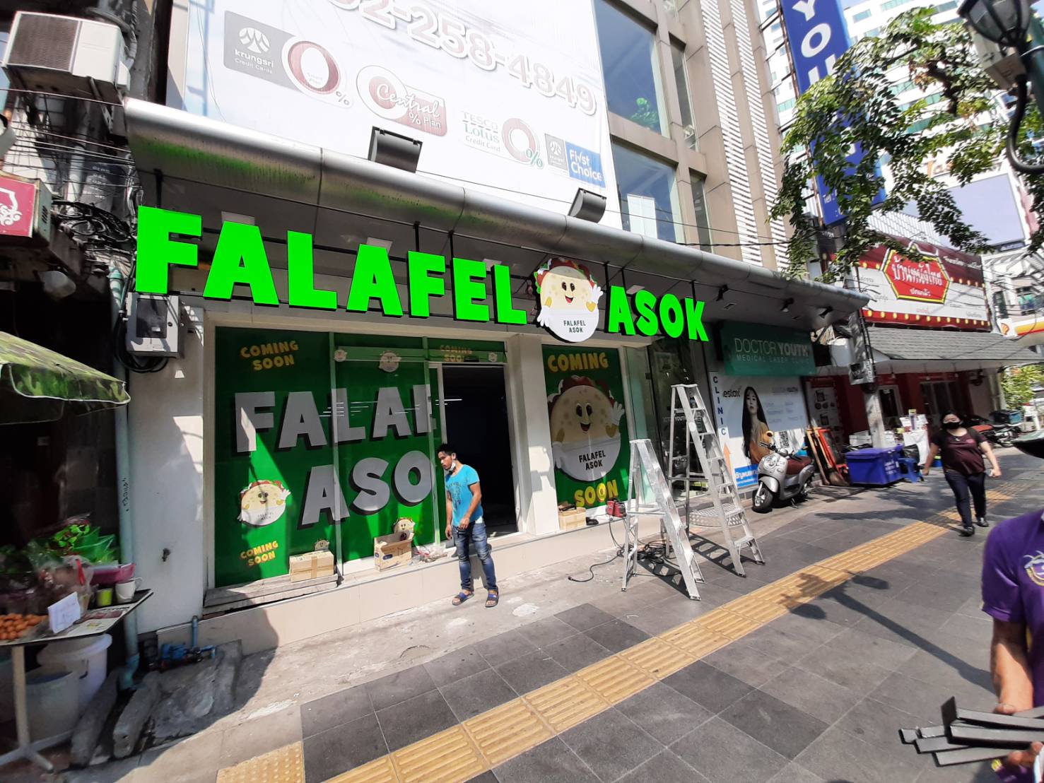 ป้ายไฟแอลอีดีไฟออกหน้าขอบอลูมิเนียม งานFALAFEL ASOK