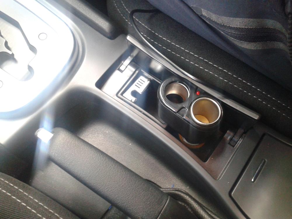 อุปกรณ์ตัวเพิ่มช่องที่จุดบุหรี่ในรถ 2 ช่อง