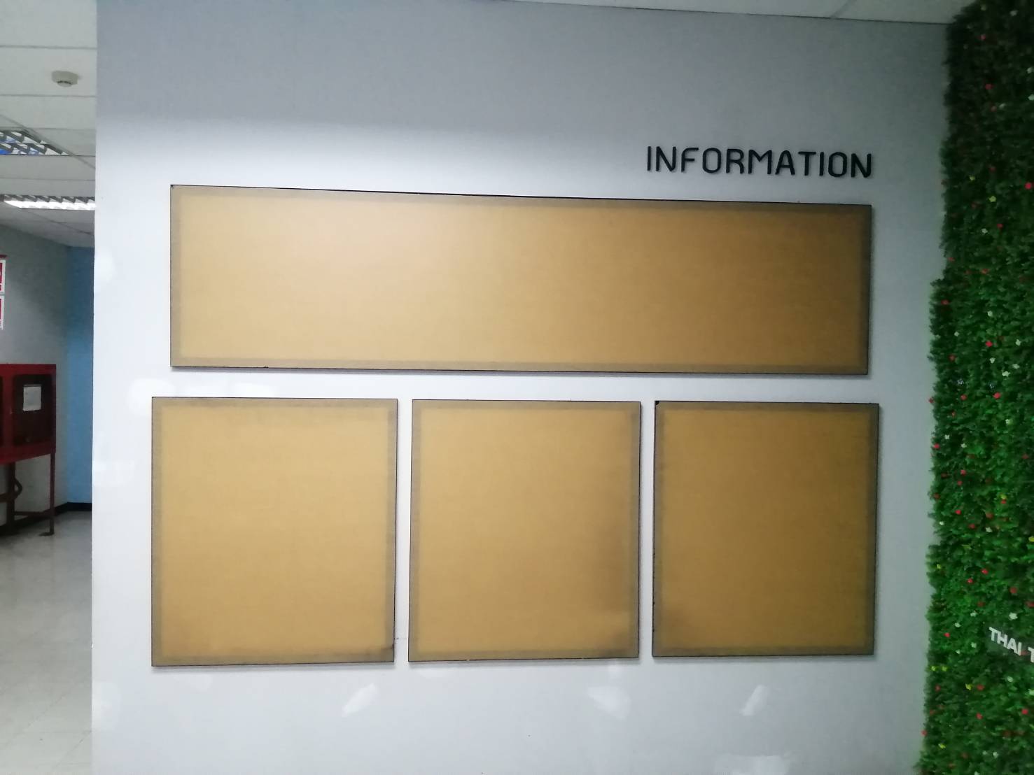 งานตกแต่งบอร์ดกระดานติดผนังของโรงงานโตชิบา