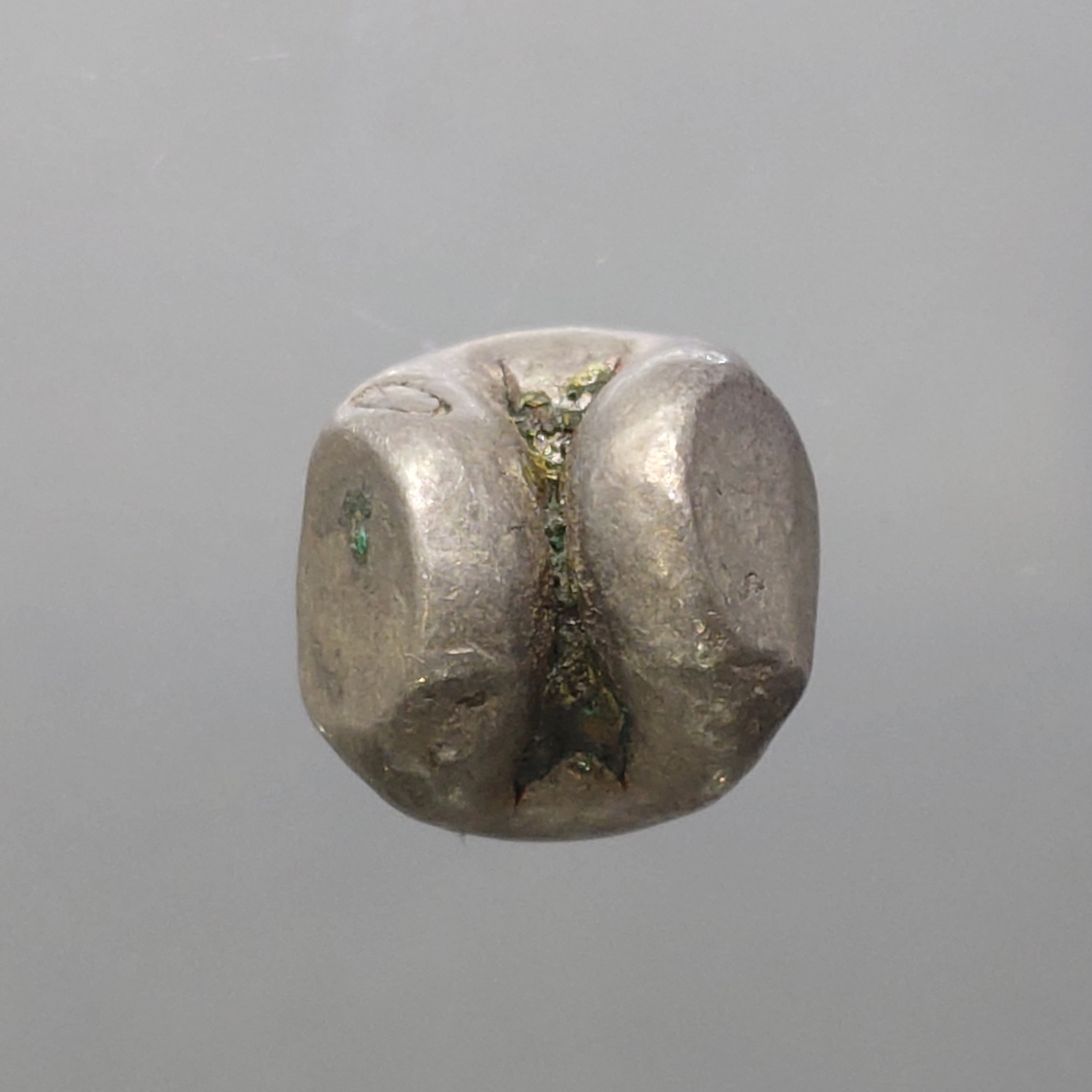 พดด้วง ขนาด 1 บาท ตราบัวยันต์ สมัยอยุธยา สภาพสวย