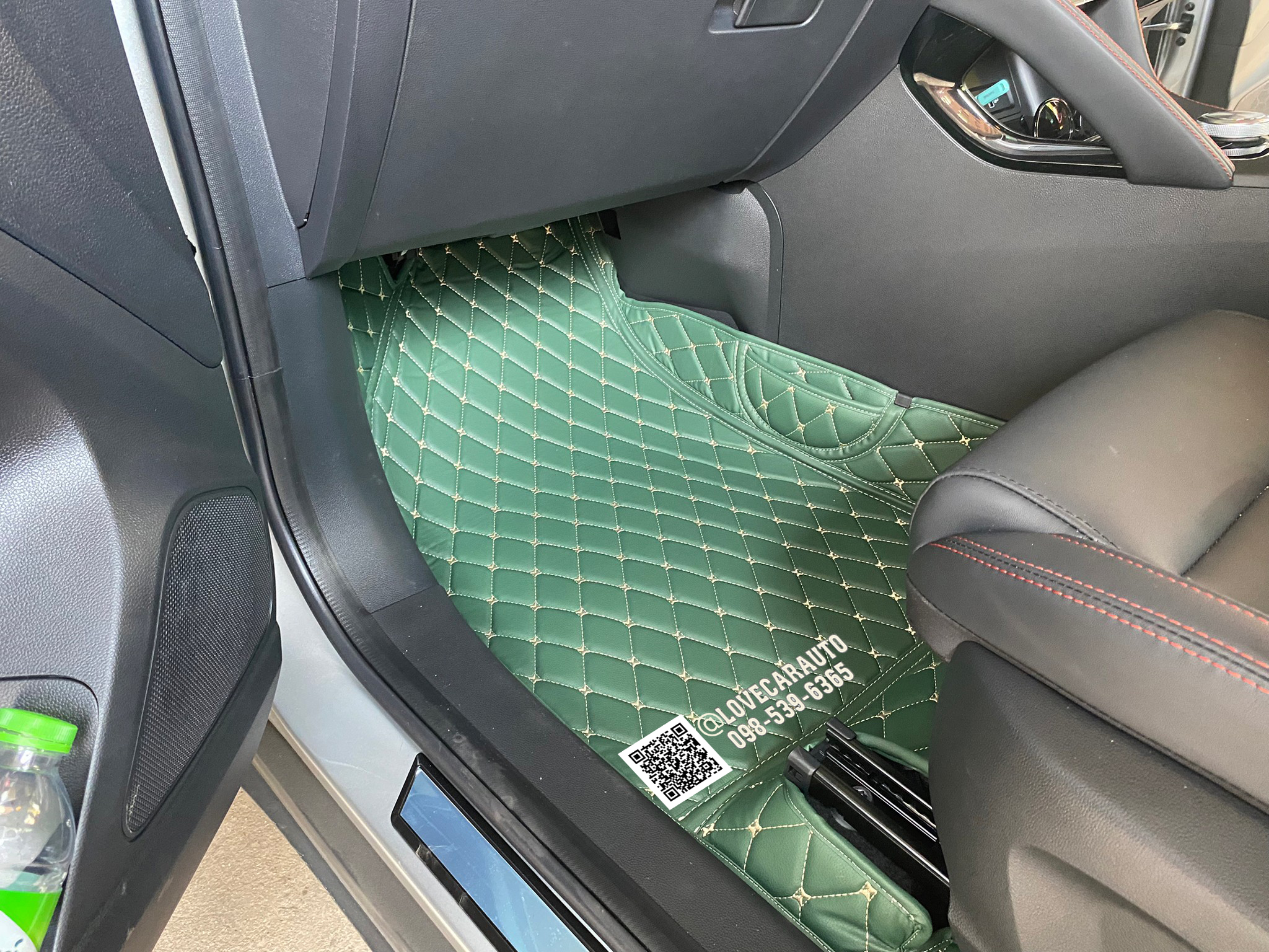 พรมปูพื้นรถยนต์6D Mg ZS EV 2023 สีเขียวด้ายทอง เต็มคัน