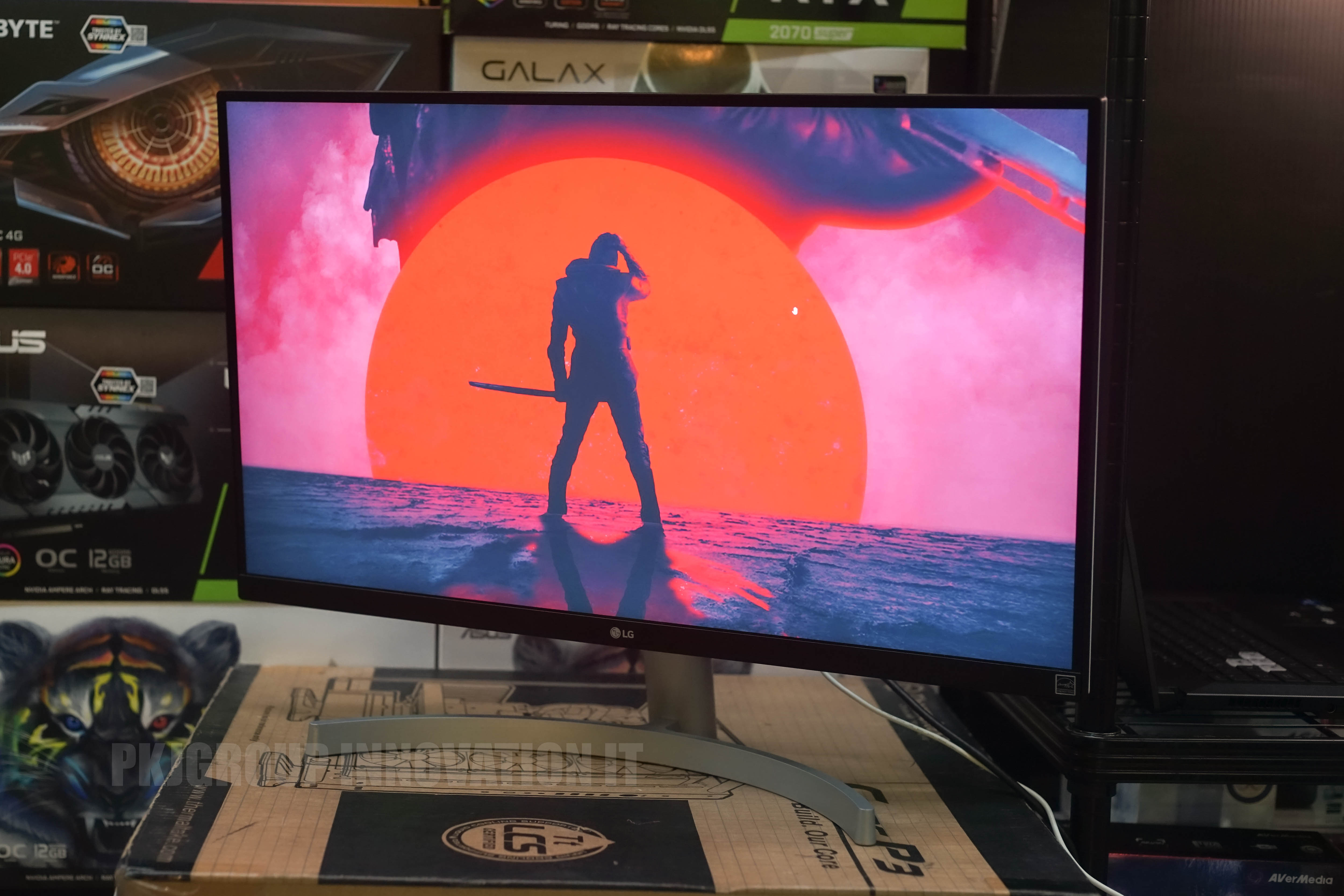 จอคอมมือสอง 4K LG 27UL600-W.ATM 27" IPS 60 Hz *มีรอยขีดที่จอ