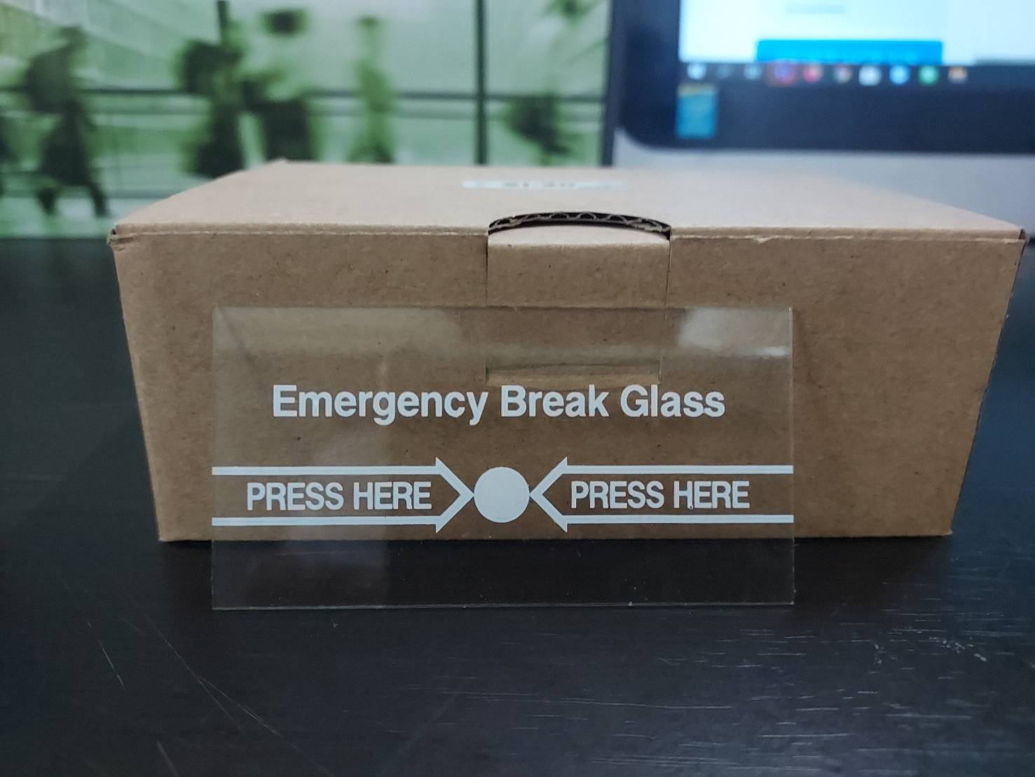 กระจกนิรภัย Emergency Break Glass รุ่น มาตรฐาน