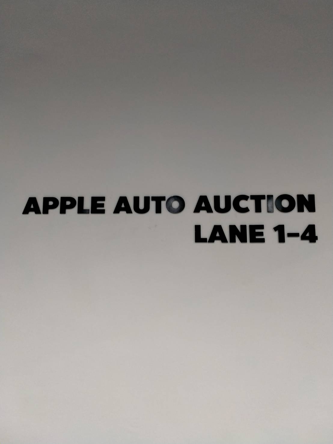 งานป้ายพลาสวูด ป้ายตัวอักษรไม้ทำสีดำ งานApple Auto Auction