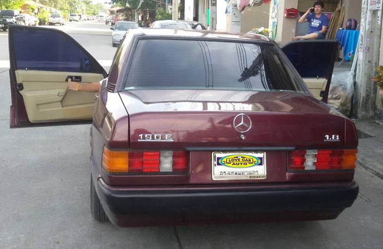 พรมดักฝุ่นปูพื้นรถยนต์ Mercedes-benz E190 W201 เมอร์เซเดส-เบนซ์ อี190