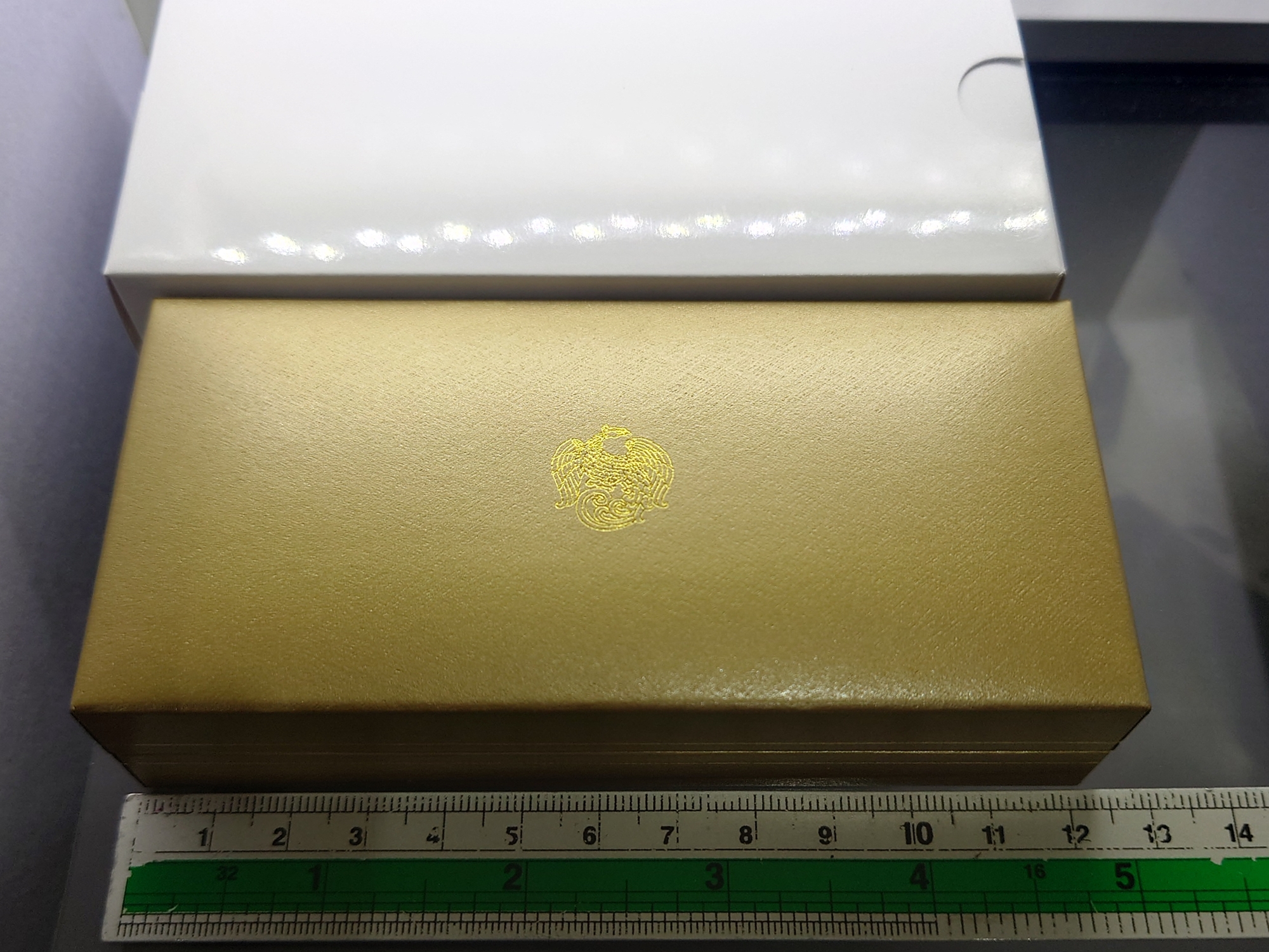 กล่องใส่เหรียญพุทธปัญจภาคี พิมพ์เล็ก แท้จาก กองส่งเสริมและพัฒนาทรัพย์สินมีค่าของรัฐ กรมธนารักษ์ ไม่ผ่านใช้