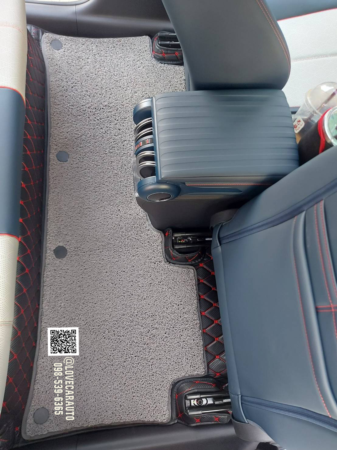 พรมปูพื้นรถยนต์ 7D BYD Atto3 ev 2023 ลายเคฟล่าสีดำด้ายแดง + ไวนิลเทา