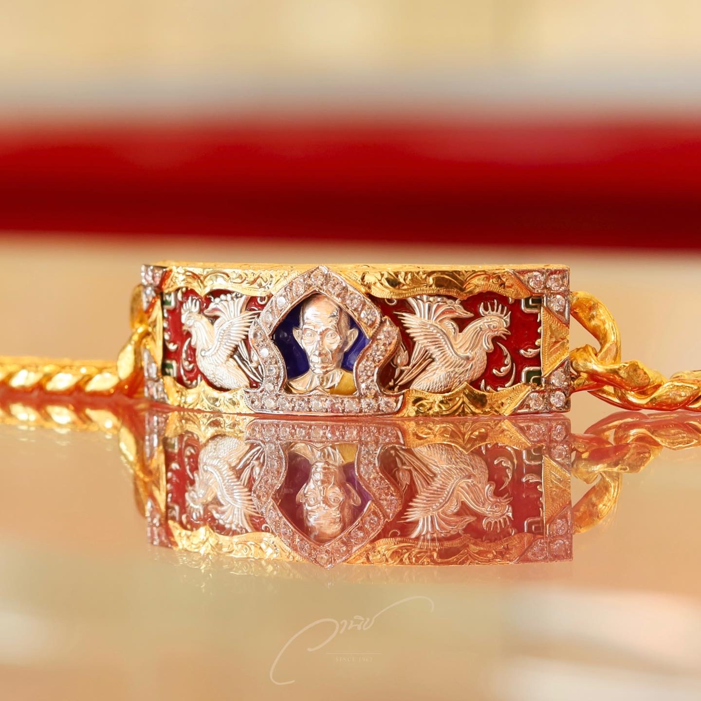 รับงานสั่งทำ กรอบเลสหลวงพ่อรวย กรอบทองทำแท้ ฝังเพชร พลอย เปลี่ยนสายทองเลสหลวงพ่อรวย