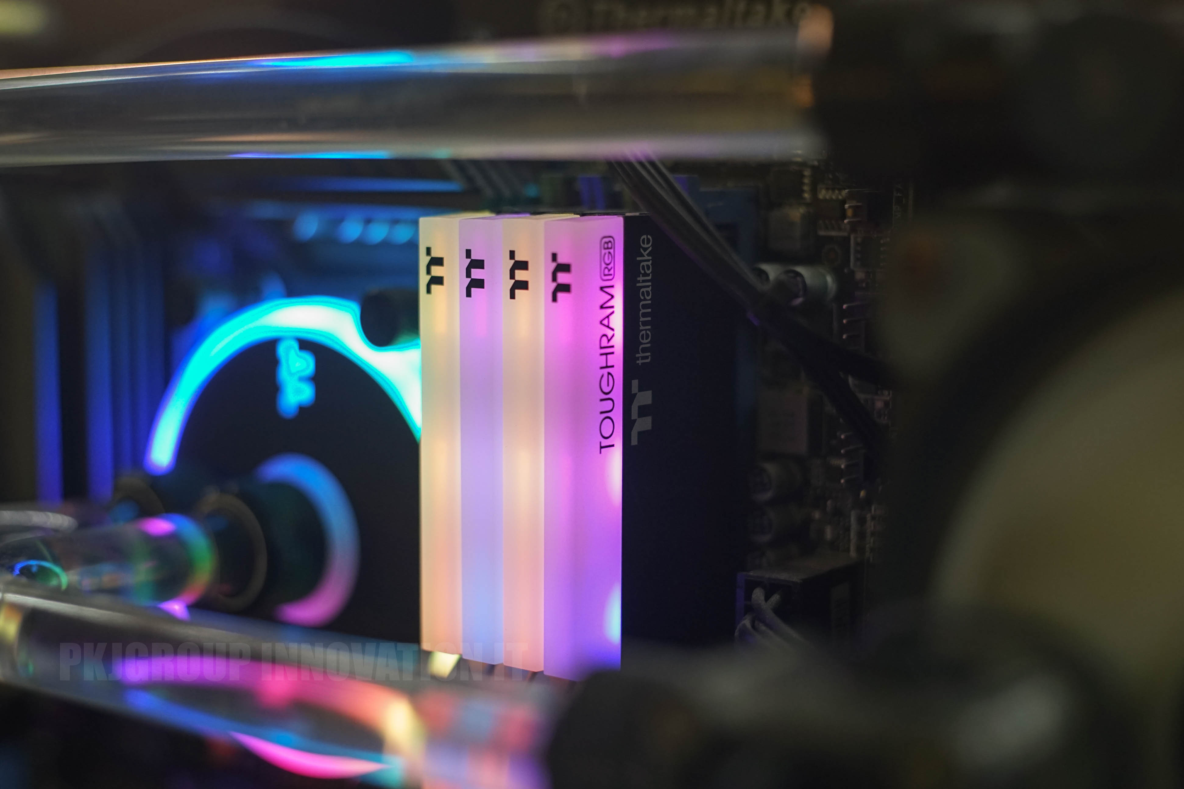 คอมเล่นเกมมือสอง Thermaltake Ryzen 9 5900X RAM 32 GB RTX4060 ชุดน้ำเปิด 3 ตอน