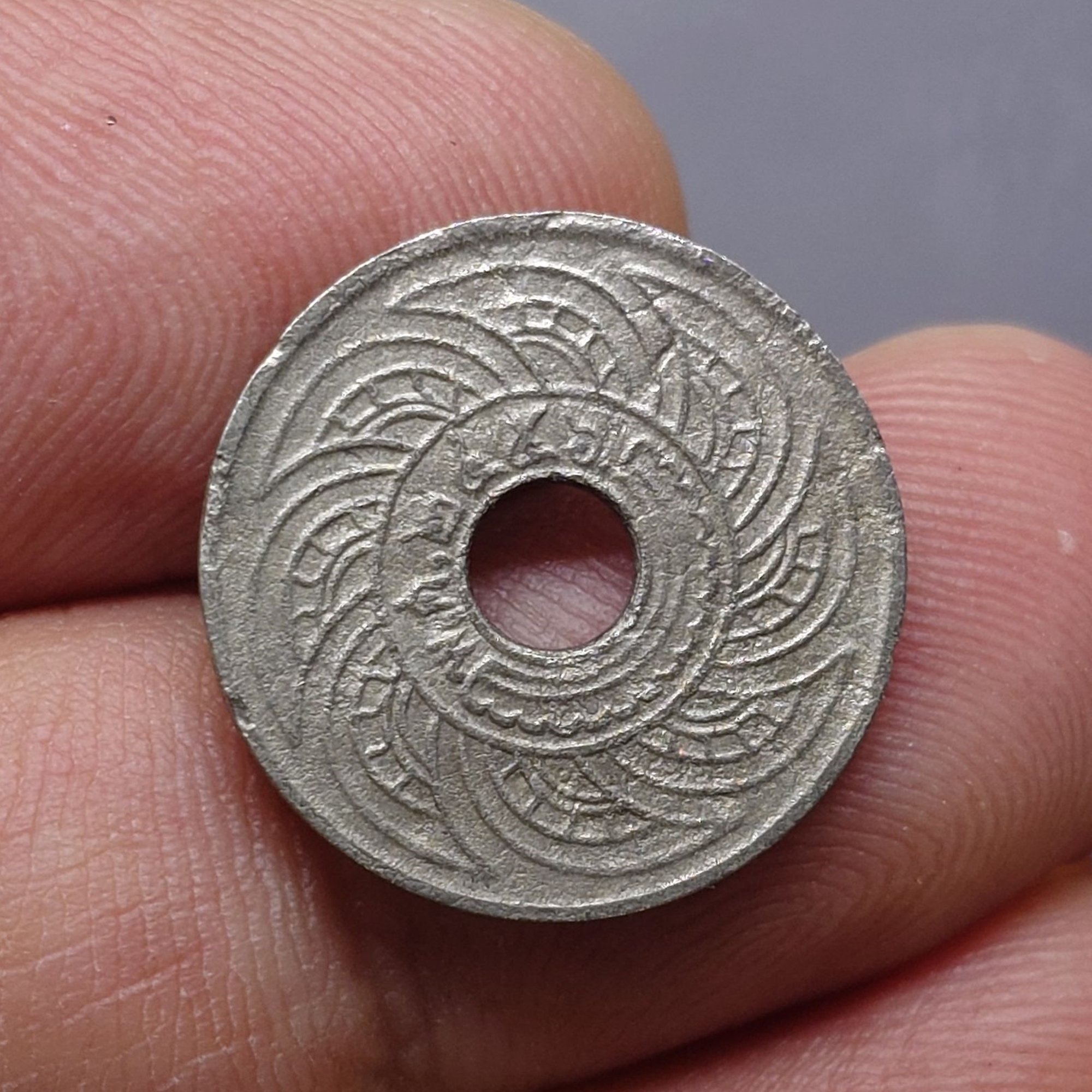 ชุด 2 เหรียญ สตางค์รู 5 สตางค์ พ.ศ. 2456 (บล็อกจุดชิด + จุดห่าง) | เนื้อนิเกิล | สมัยรัชกาลที่ 6