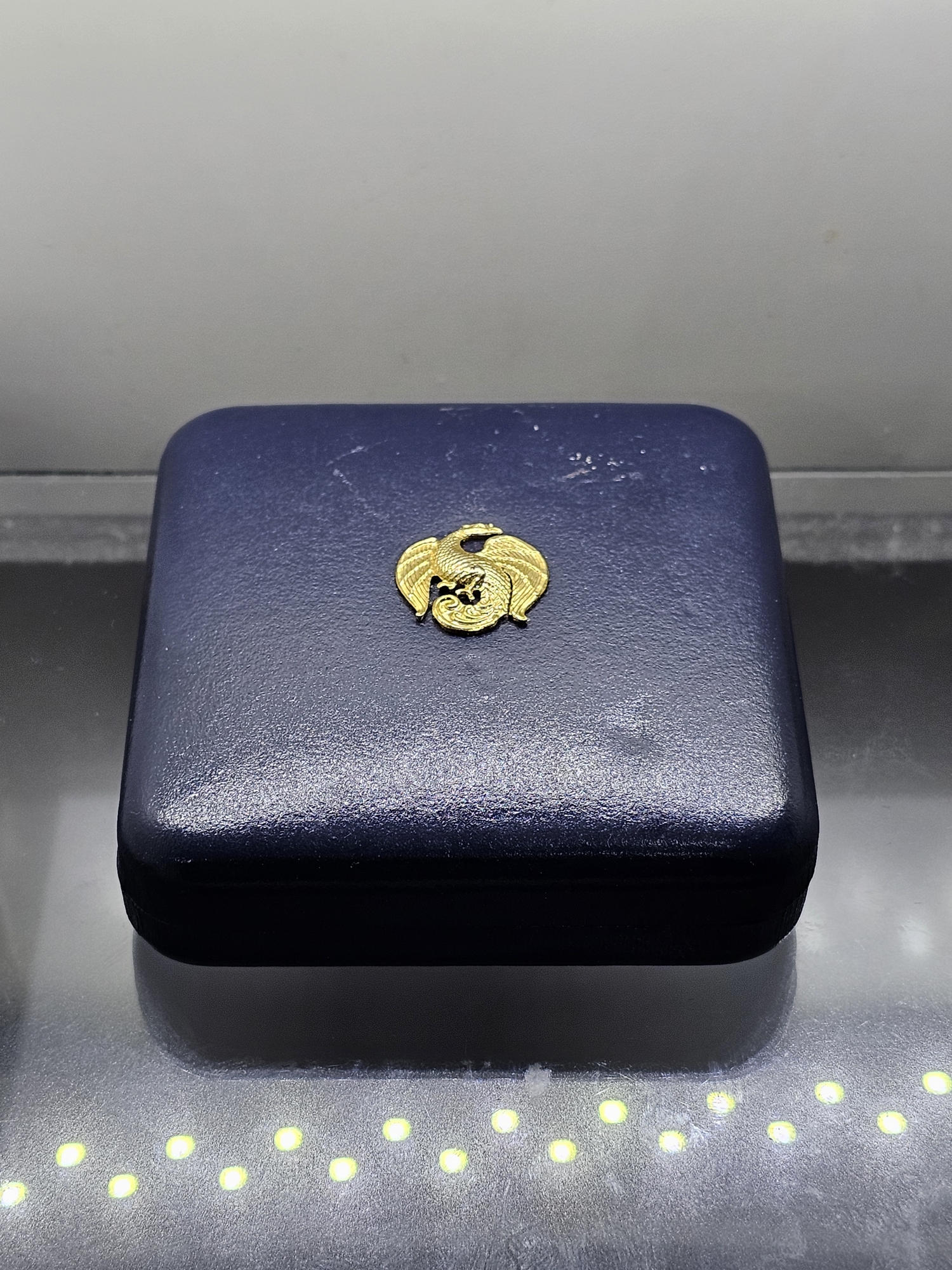 เหรียญเงิน 600 บาท ที่ระลึกเฉลิมพระชนมพรรษา 60 พรรษา รัชกาลที่ 9 พ.ศ.2530