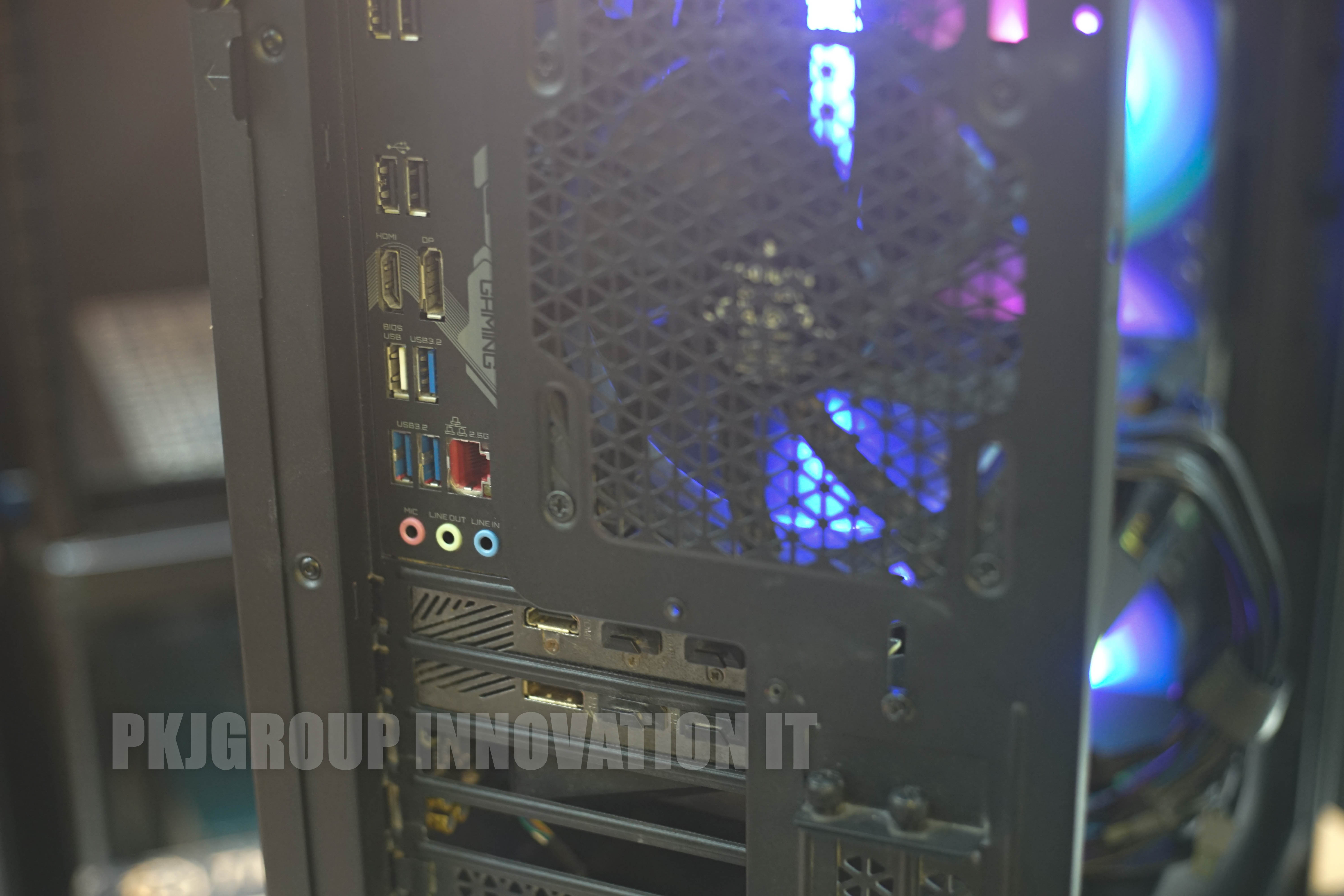 คอมเล่นเกมมือสองตัวเทพ i9-13900K RAM 32 GB M.2 512GB RTX3070ti ไม่ขายแยก