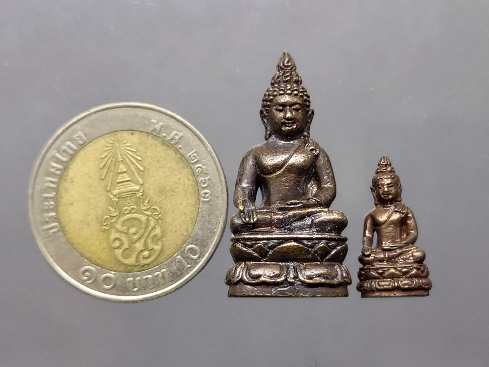 พระกริ่ง พระชัยวัฒน์ ไพรีพินาศ เนื้อโลหะรมดำ รุ่นพระชันษาครบ 100 ปี ญสส (รุ่นสำนักเลขาพระสังฆราช สร้าง) วัดบวรนิเวศวิหาร ปี2556 พร้อมตลับเดิม