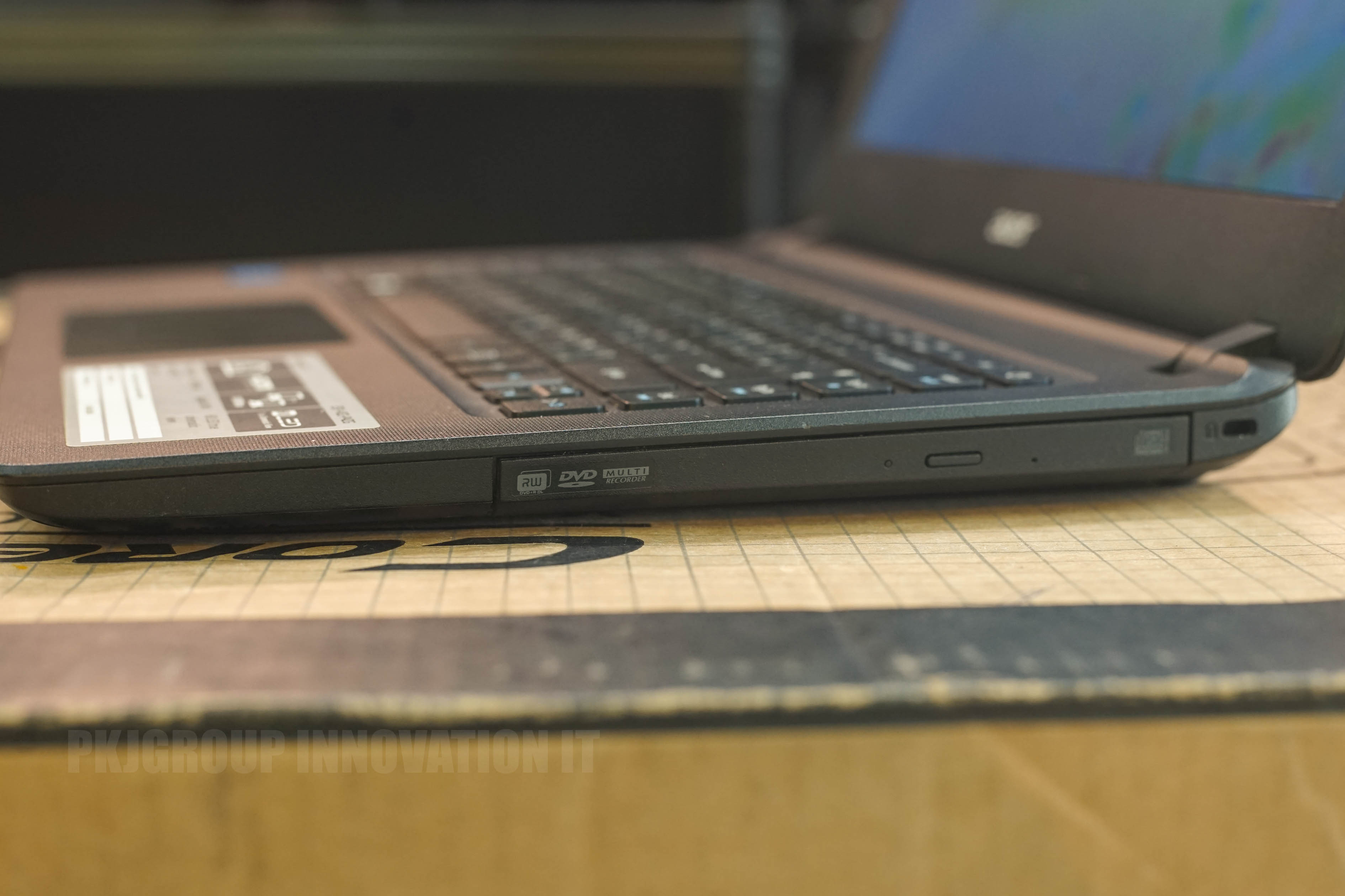 โน๊ตบุ๊คทำงานมือสอง Acer Aspire ES1-432-P4ZG pentium N4200 RAM 4 GB SSD จอมีไบร์ท