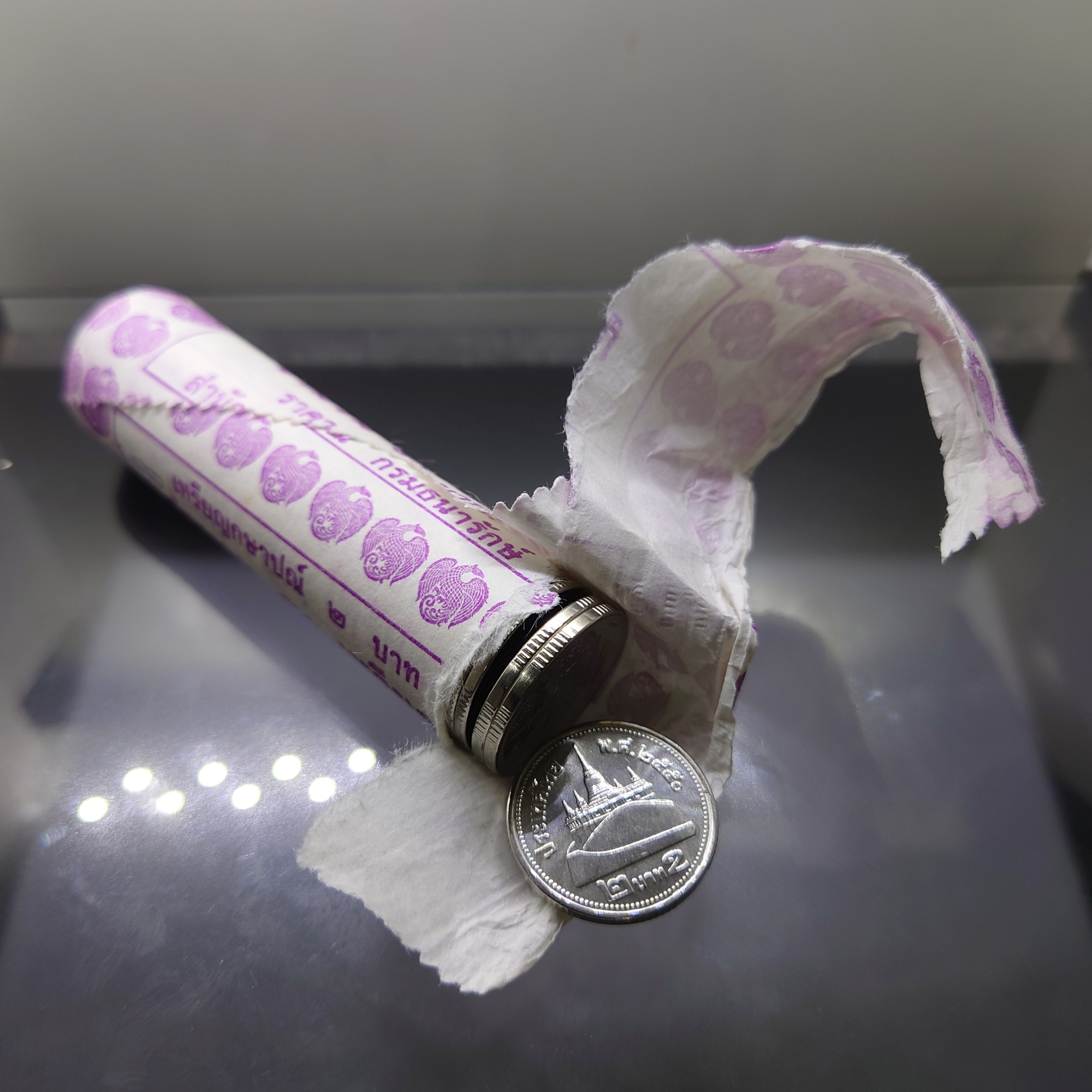 เหรียญ 2 บาท หมุนเวียน ปี พ.ศ.2550 สีเงิน ไม่ผ่านใช้ UNC