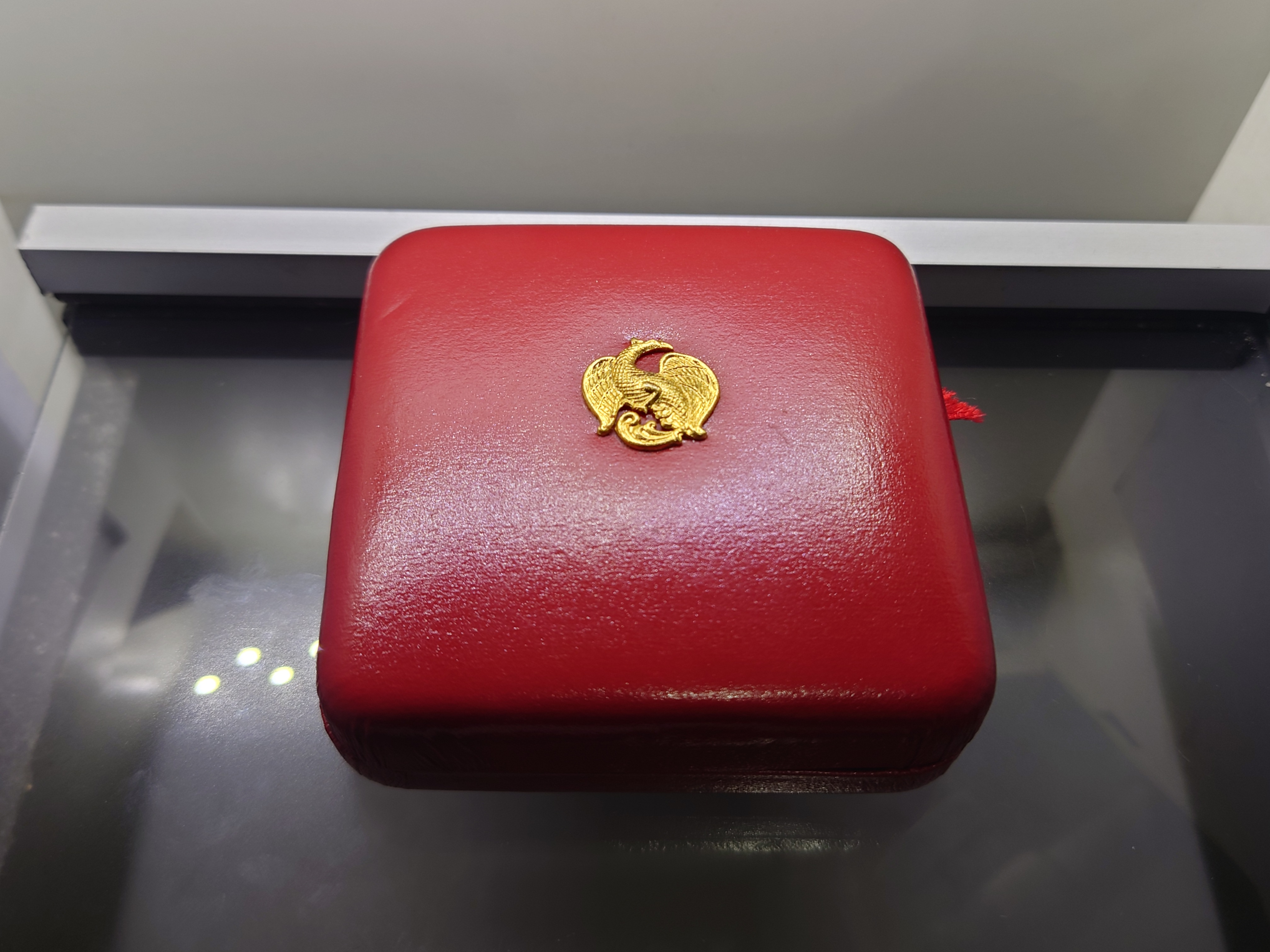 เหรียญทองคำ 9000 บาท (น้ำหนัก 1 บาท) ที่ระลึก 150 ปี แห่งวันพระบรมราชสมภพ รัชกาลที่5 พ.ศ.2546 พร้อมกล่องหนัง