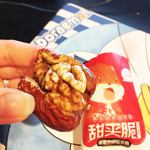 พุทราวอลนัท ตรากระรอก 三只松鼠 (258 g)