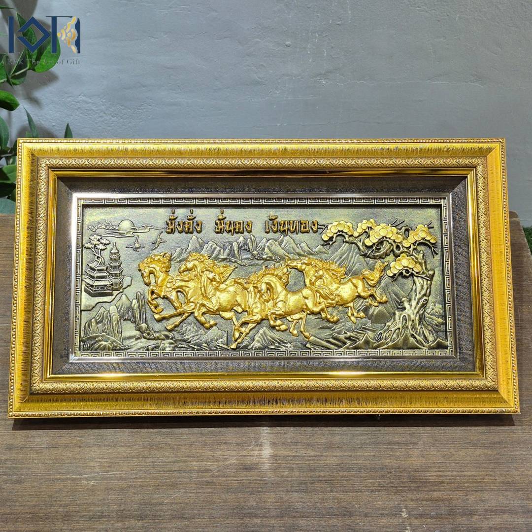 กรอบรูปมงคล รุ่นม้า8ตัว มั่งคั่ง มั่นคง เงินทอง กรอบรูปตกแต่งบ้าน กรอบรูปของขวัญมงคล ภาพม้าทอง เสริมฮวงจุ้ย