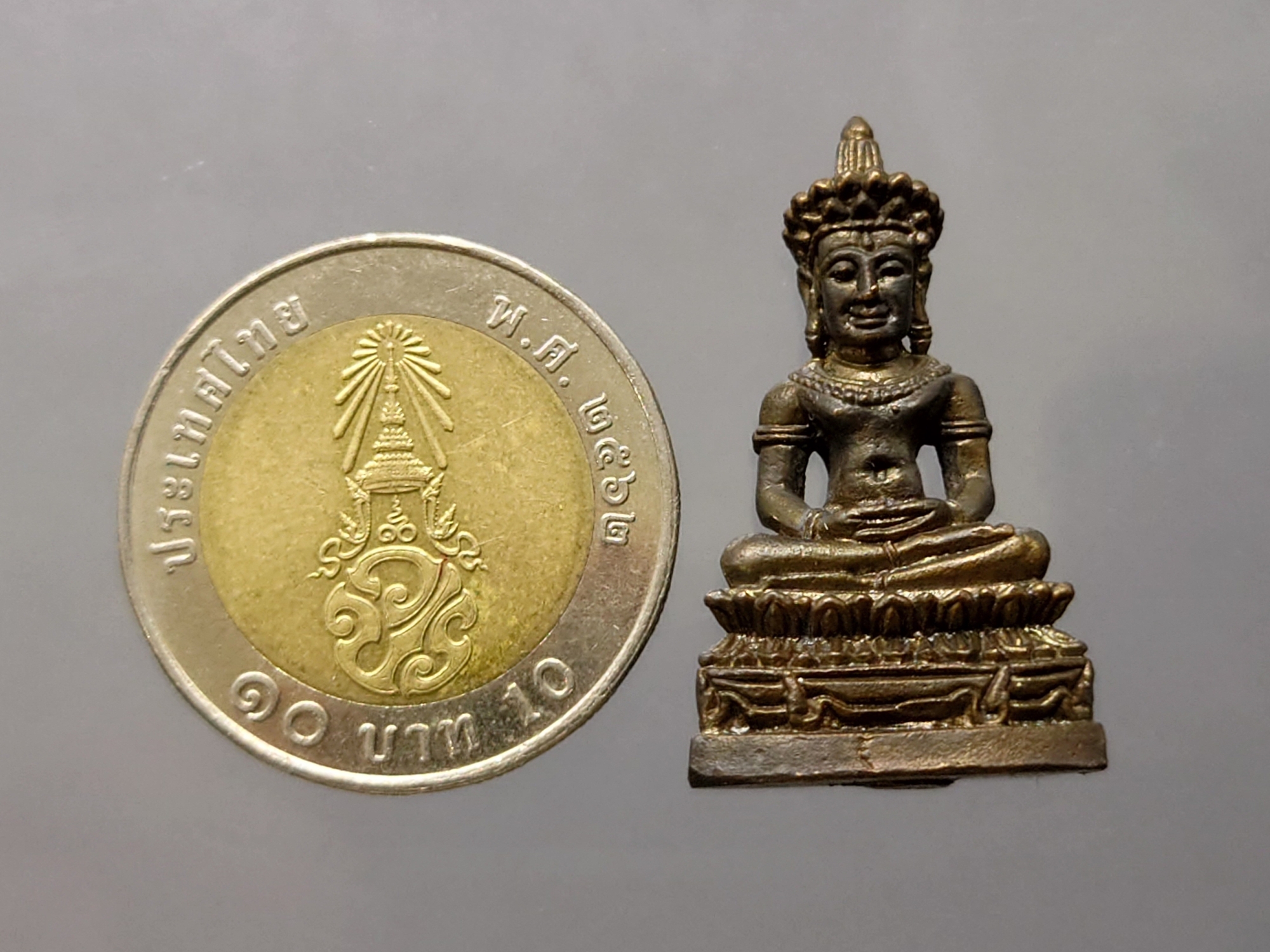 พระกริ่ง สก. เนื้อนวะ ที่ระลึกเสด็จพระราชดำเนินผูกพัทสีมา ทรงตัดลูกนิมิต ณ วัดประยูรธรรมาราม จ.ปทุมธานี ปี2526 ตลับเดิม