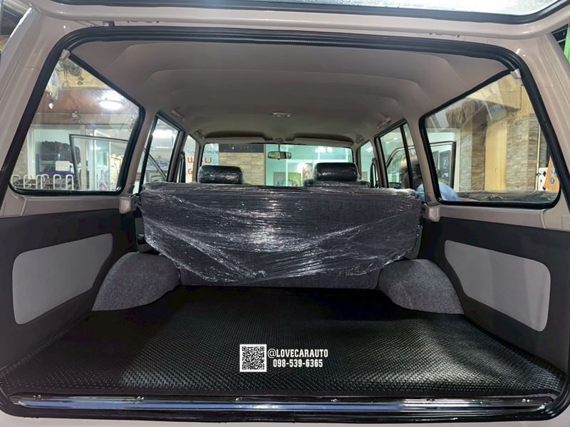 พรมกระดุมรถยนต์ Toyota Land Cruiser FJ60 ปี 1987 ผ้ายาง Pvc กระดุมเล็กสีดำ