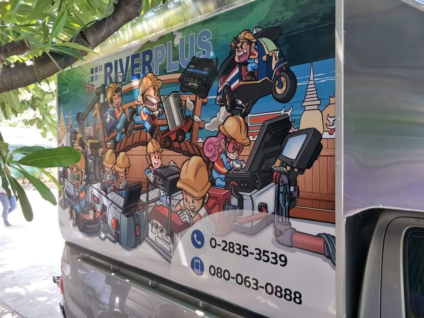 พิมพ์สติกเกอร์ติดรถยนต์ งานRIVER PLUS