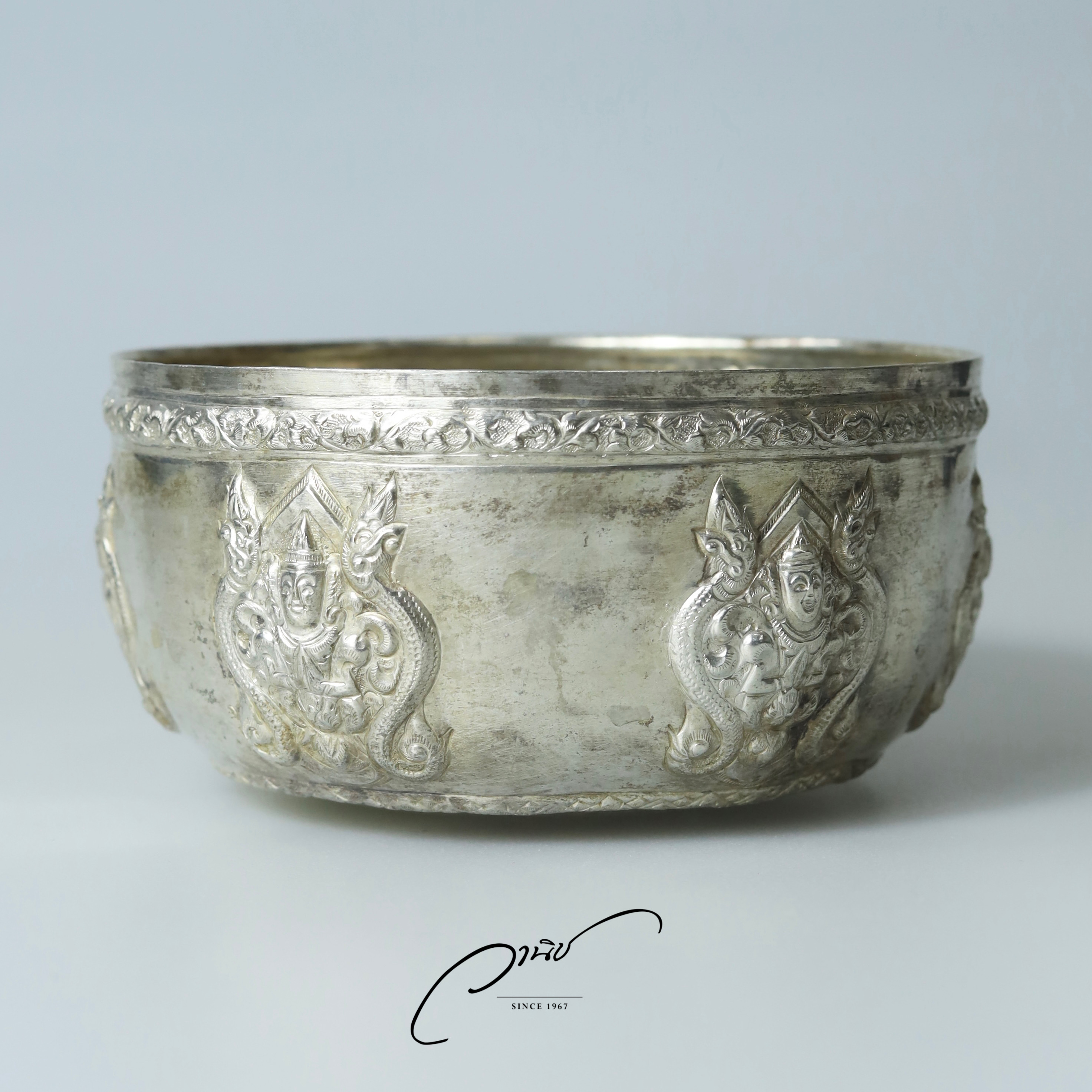 ขันเงินแท้ แกะลายเทพนม ทรงนูน งานขันเงินรุ่นเก่า