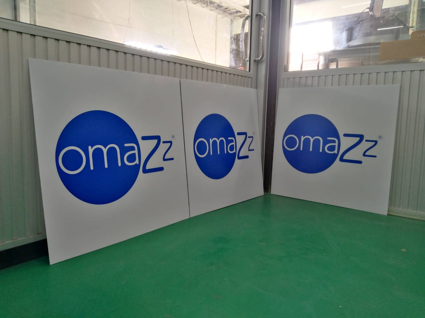 ป้าย OMAZZ