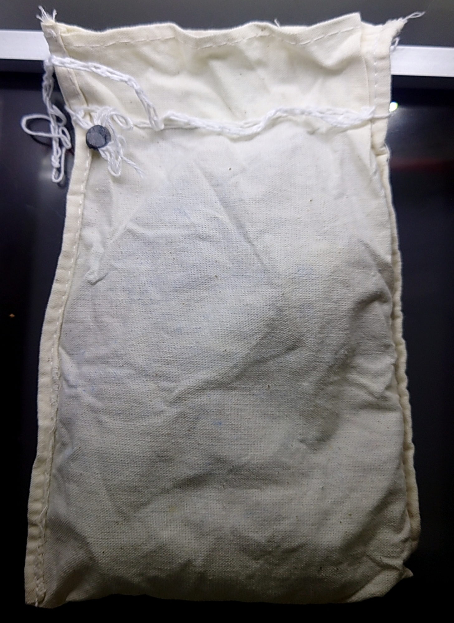 เหรียญยกถุง (100 เหรียญ) เหรียญ 10 บาท สองสี ที่ระลึก 80 พรรษา พระพี่นาง ปี2546 ไม่ผ่านใช้