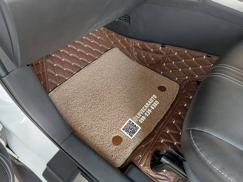 พรมปูพื้นรถยนต์ mitsubishi xpander 2023 พรมvvip สีกาแฟ + ไวนิลครีม