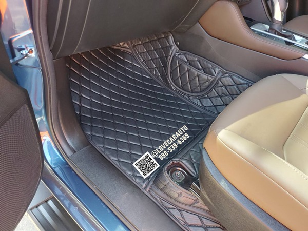 พรม6D Isuzu Mu-X 2023 สีดำด้ายดำลายเคฟล่า + ท้ายพับเบาะสีน้ำเงินด้ายทอง