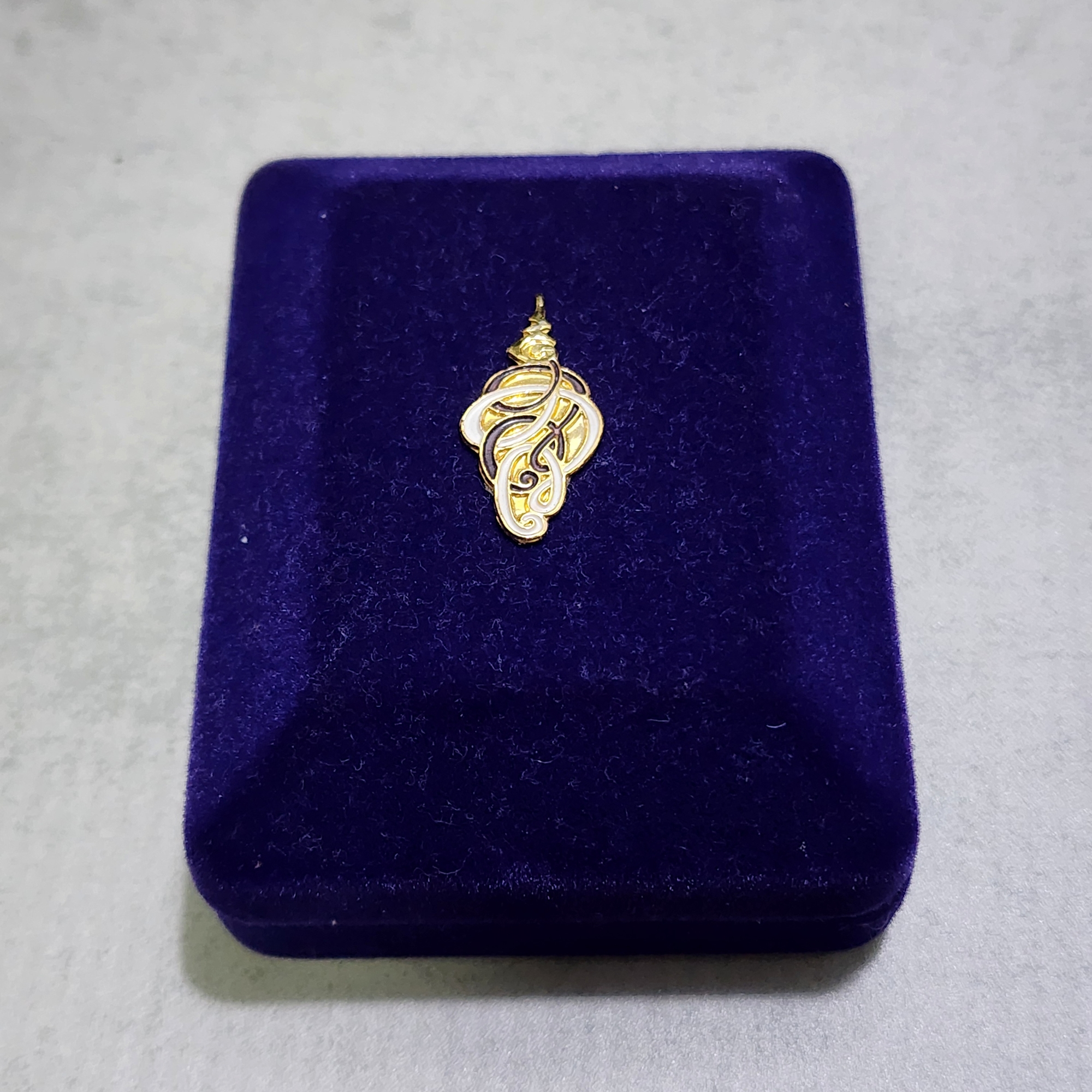 เข็มกลัด เข็มที่ระลึก องค์เจ้าโสมสวลี ยุวพุทธิกสมาคมแห่งประเทศไทยในพระบรมาชูปถัมภ์