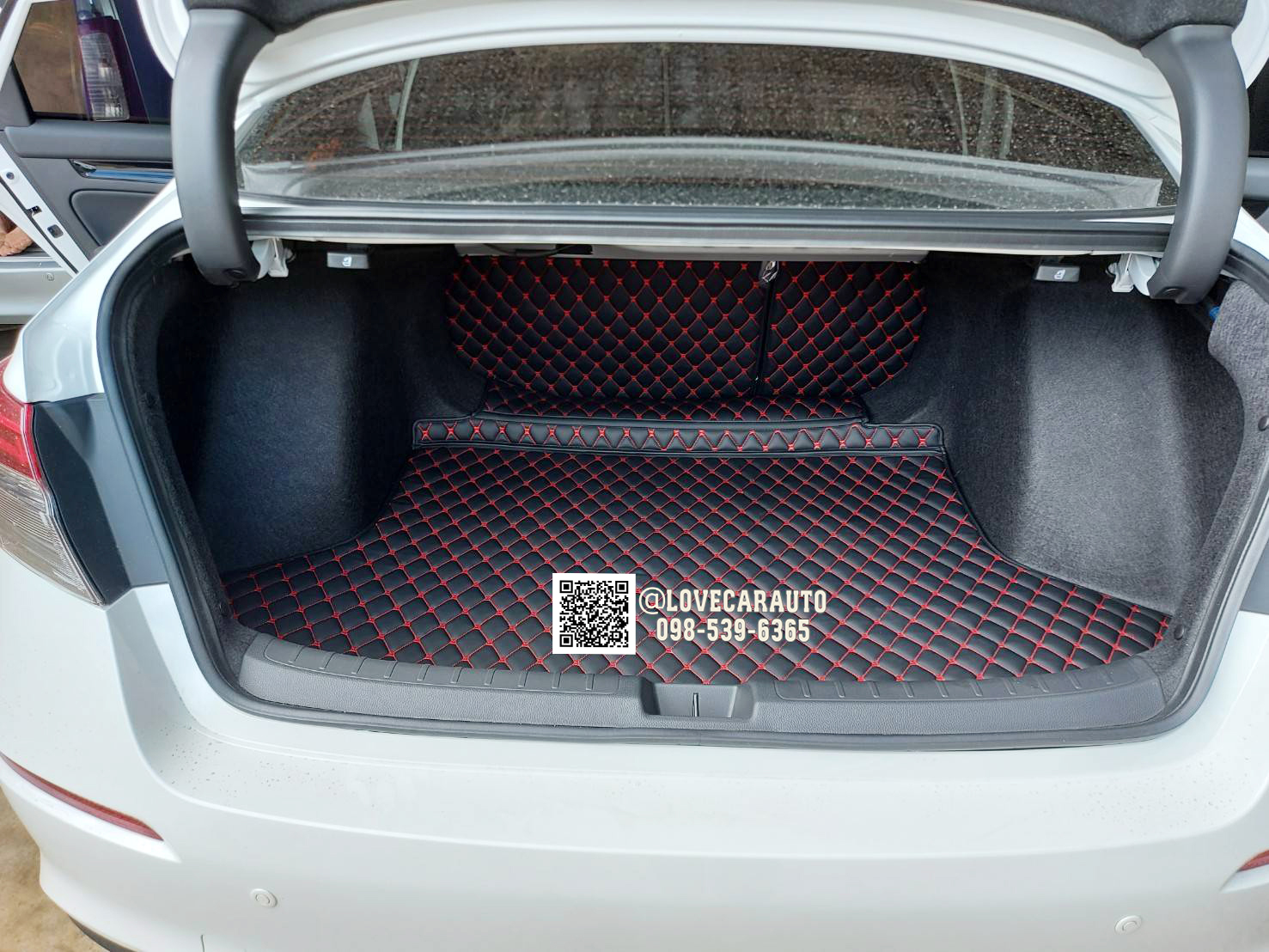 พรมปูพื้นรถยนต์ Honda civic EHEV 2022 สีดำด้ายแดง+แผ่นท้าย