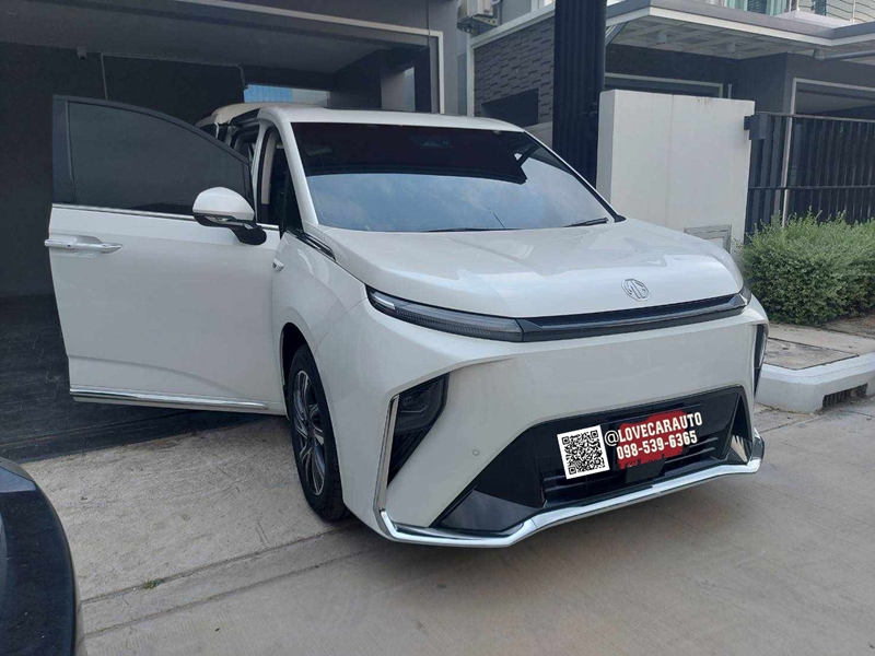 พรมปูพื้นรถยนต์ 6D MgMaxus9 สีดำด้ายทอง