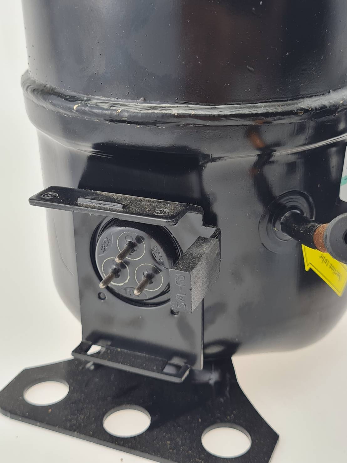 ADW57 คอมเพรสเชอร์ 1/5 แรงม้า R134a LBP สำหรับตู้แช่ ตู้เย็น Compressor ของใหม่ พร้อมอุปกรณ์ ดีเลย์ โอเวอร์โหลด