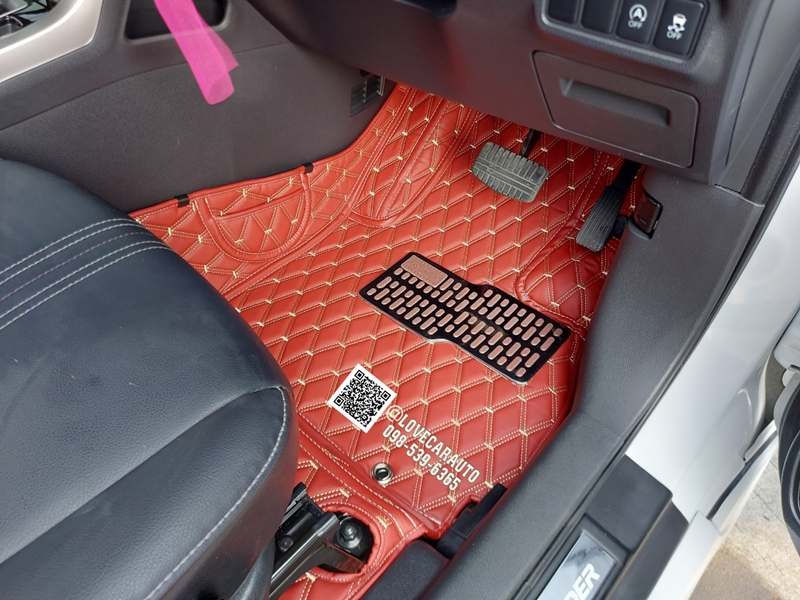 พรมปูพื้นรถยนต์ mitsubishi Xpander Cross 2023 สีแดงไวน์