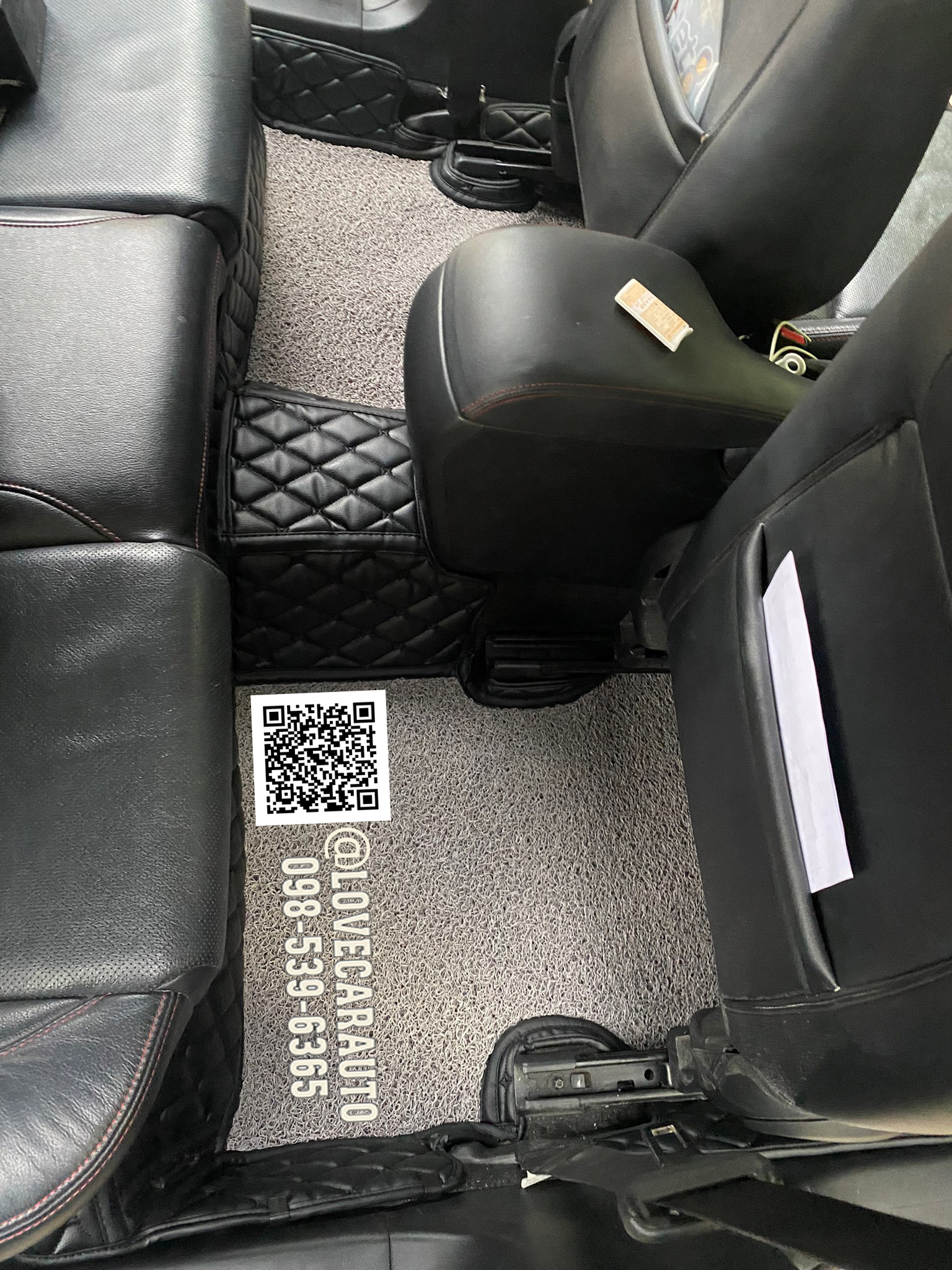 พรมปูพื้นรถยนต์ 8D Mazda3 2016 สีดำด้ายดำ เย็บติด ไวนิลเทา