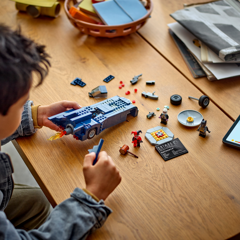 **MTS Toys**เลโก้ Lego 76274 DC Comics Super Heroes : Batman the Batmobile vs Harley Quinn and Mr. Freeze