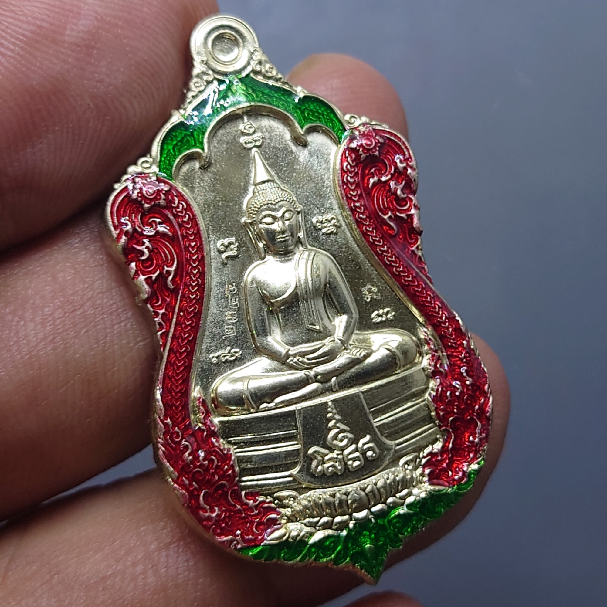 เหรียญหลวงพ่อโสธร หลังท้าวเวสสุวรรณ รุ่นประทารพร เนื้ออัลปาก้า ลงยาขอบ จัดสร้างโดย มูลนิธิมิราเคิล ออฟไลฟ์ พ.ศ.2563