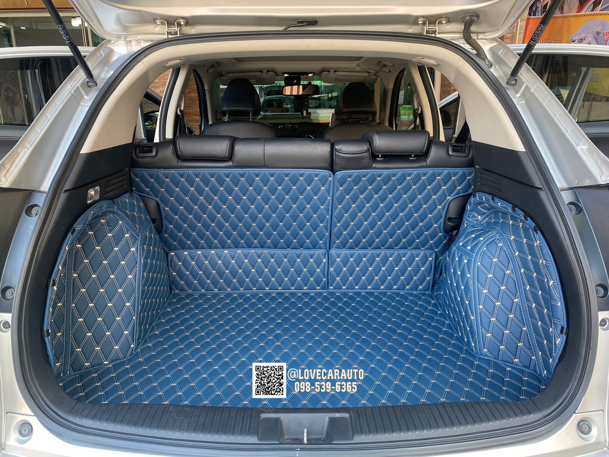 พรมปูพื้นรถยนต์ 6D VVIP Honda HRV 2019 สีน้ำเงินด้ายคู่สีทอง