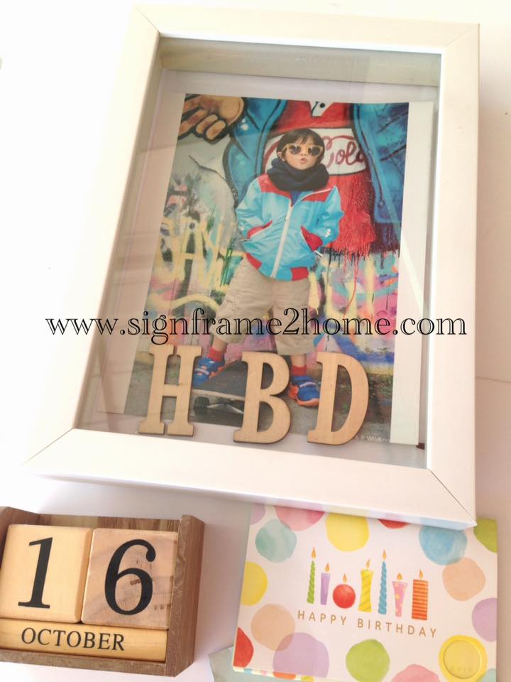 กรอบรูปทรงลึก + การ์ด(เพลง)