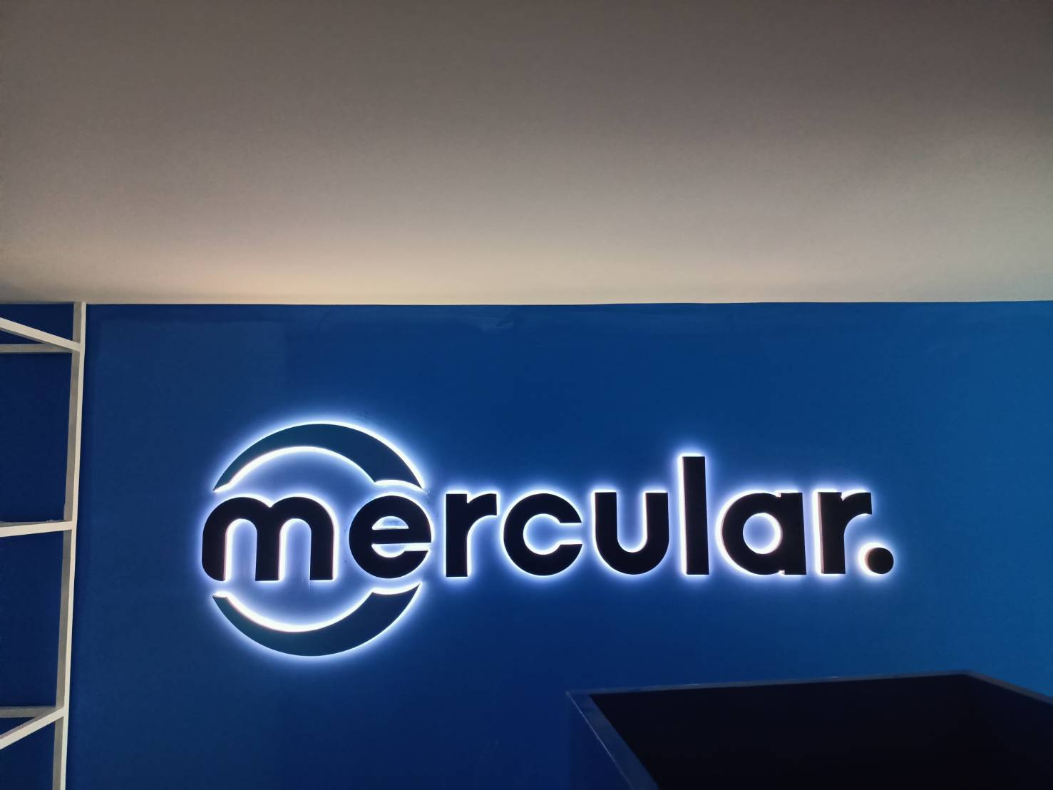ป้ายตัวอักษรโลหะ ซิ้งค์พ่นสีหน้าตันไฟออกหลัง งานMercular