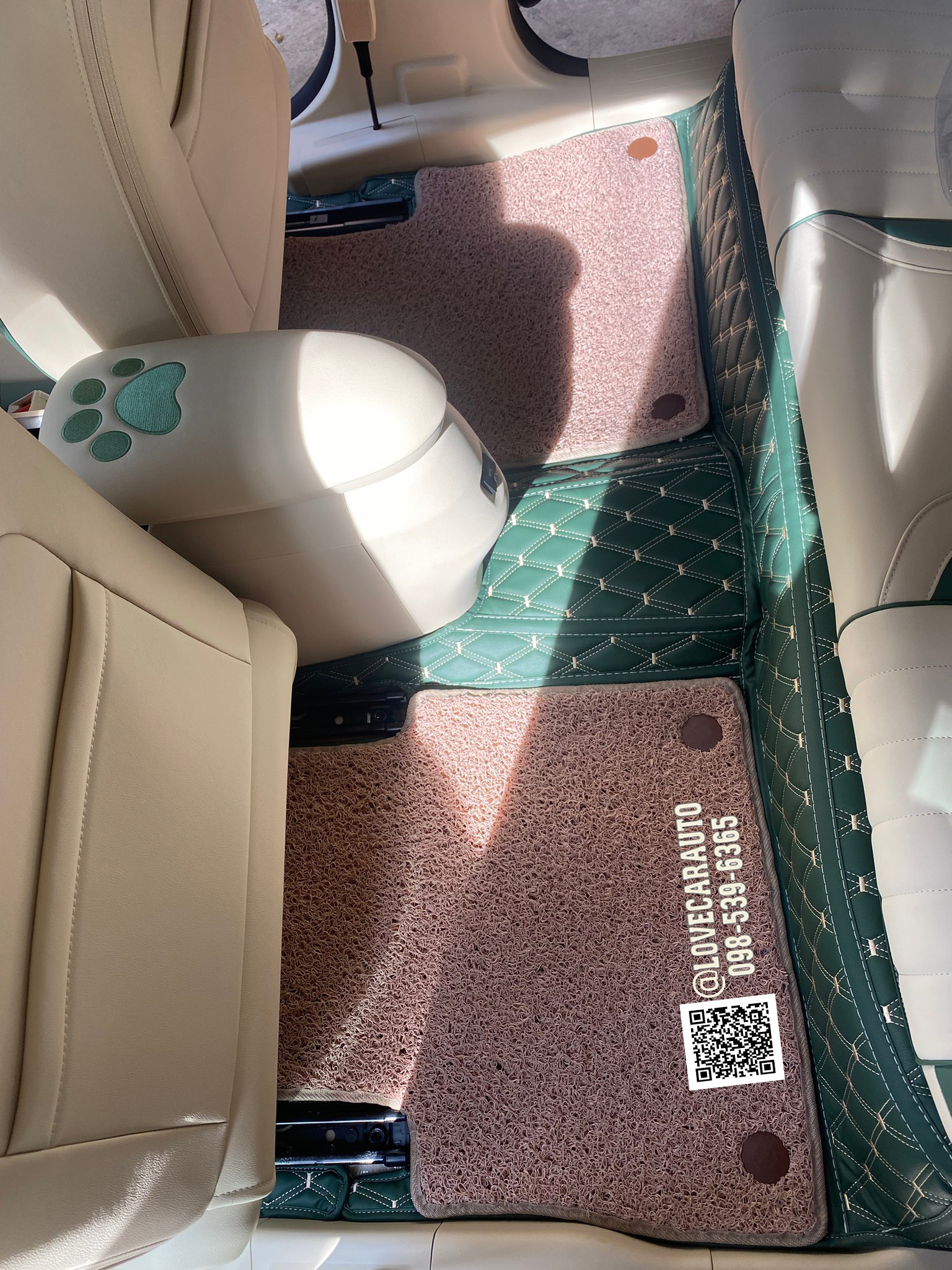 พรมปูพื้นรถยนต์ ORA Good Cat ด้ายคู่สีเขียว+ดักฝุ่นสีครีม