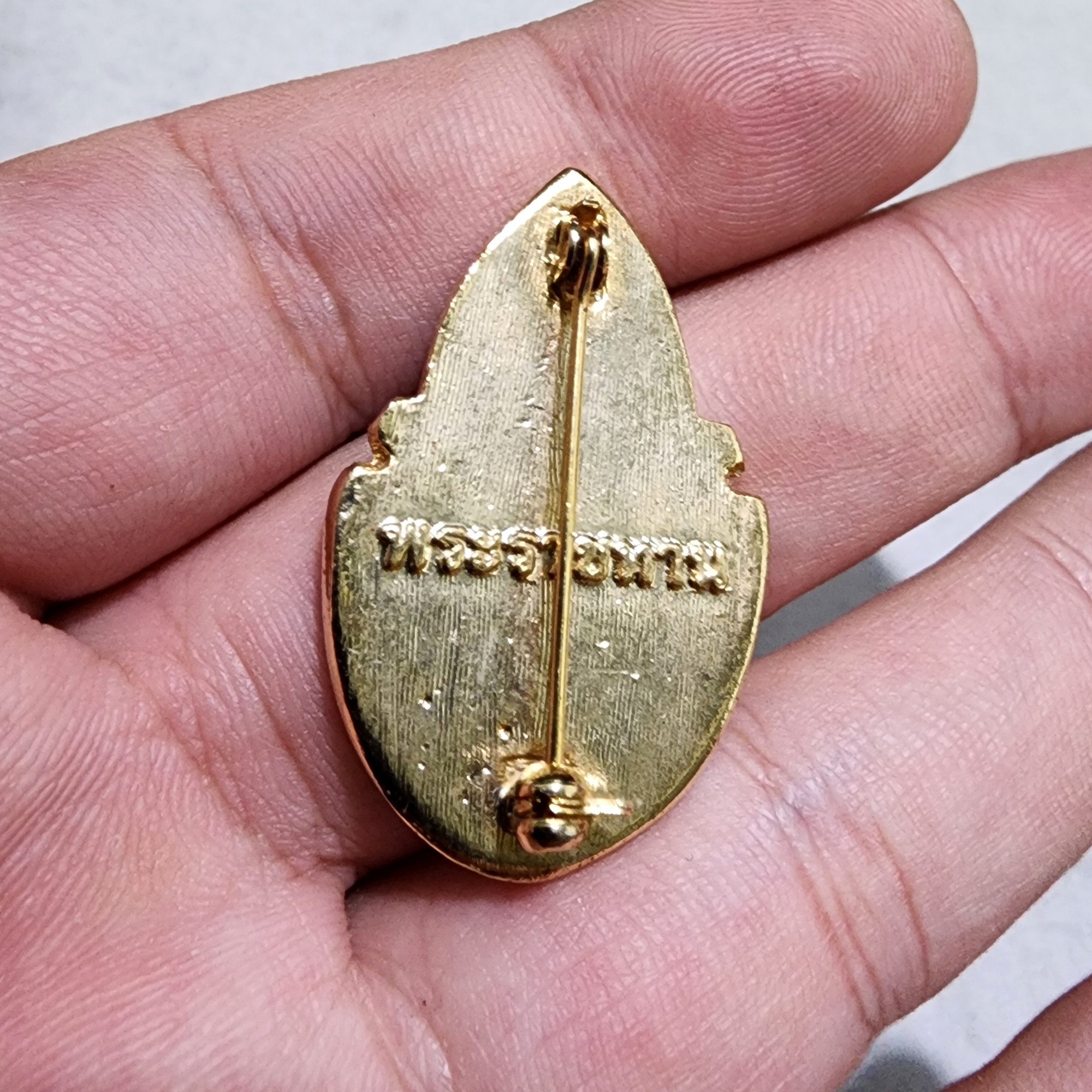 เข็มกลัด เข็มพระราชทาน สก ครบ 84 พรรษา ราชินี พ.ศ.๒๕๖๓